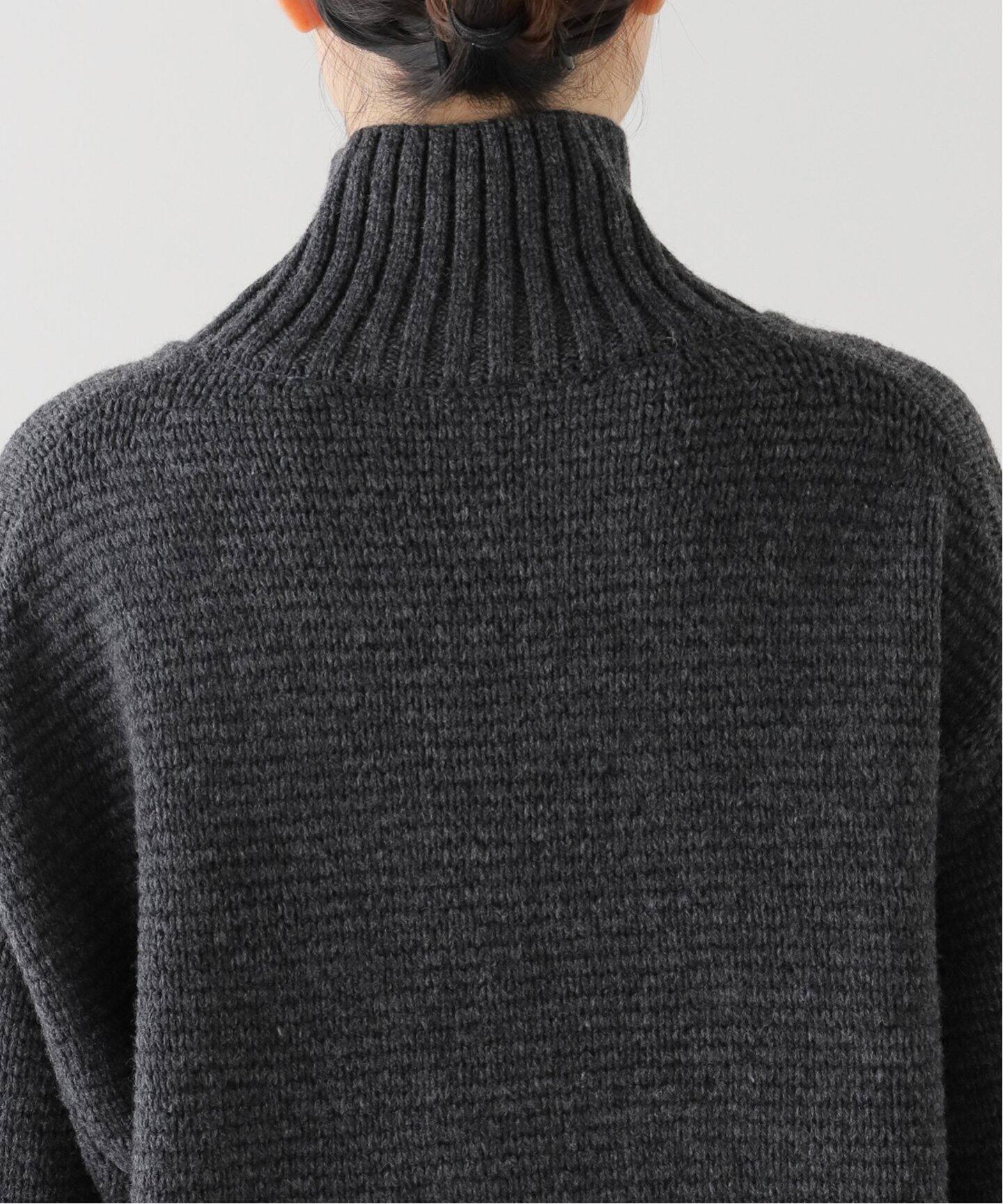 ATON LAMBS WOOL HIGHNECK SWEATER (UNISEX)（ニット／セーター 