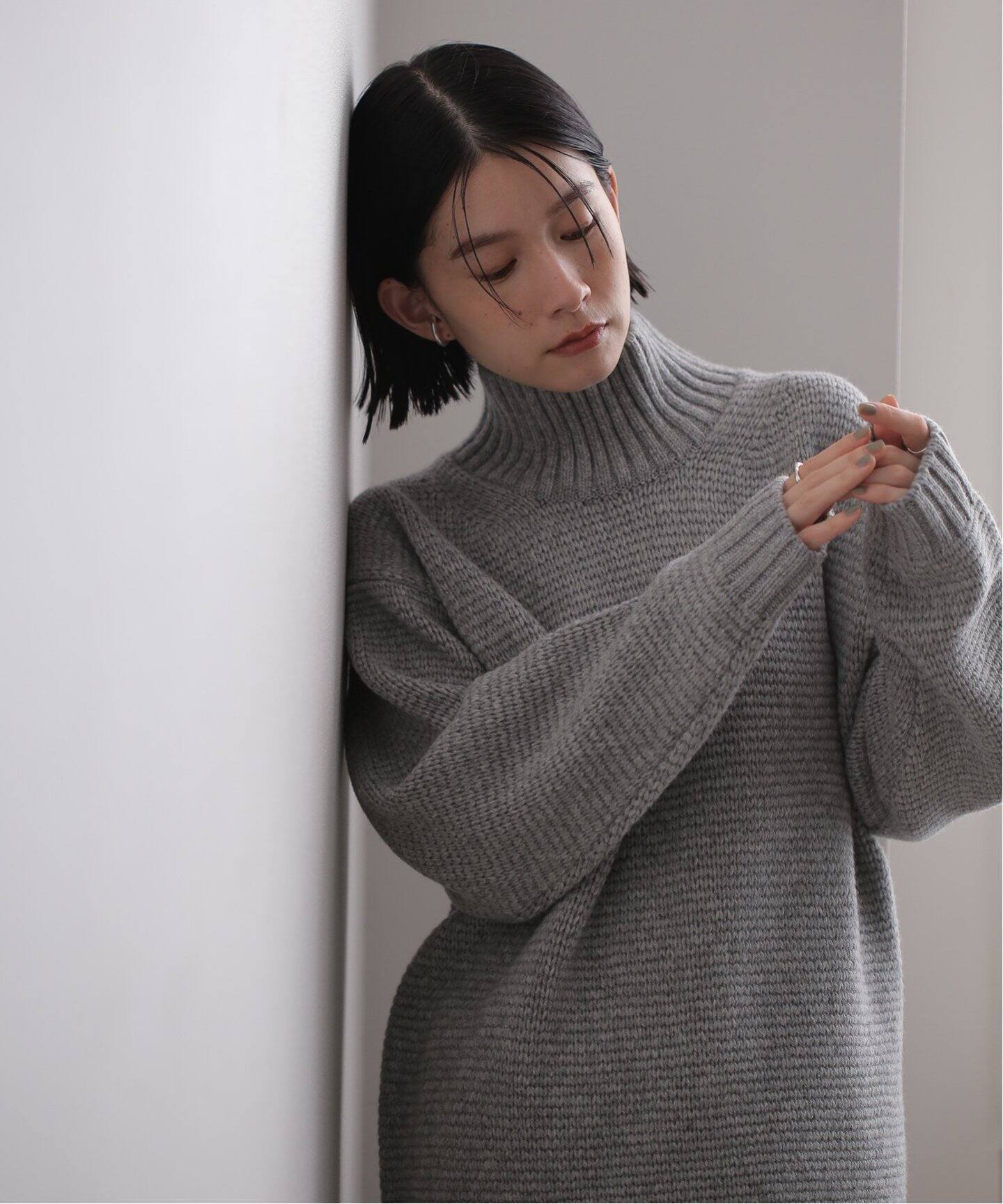 ATON LAMBS WOOL HIGHNECK SWEATER (UNISEX)（ニット／セーター 