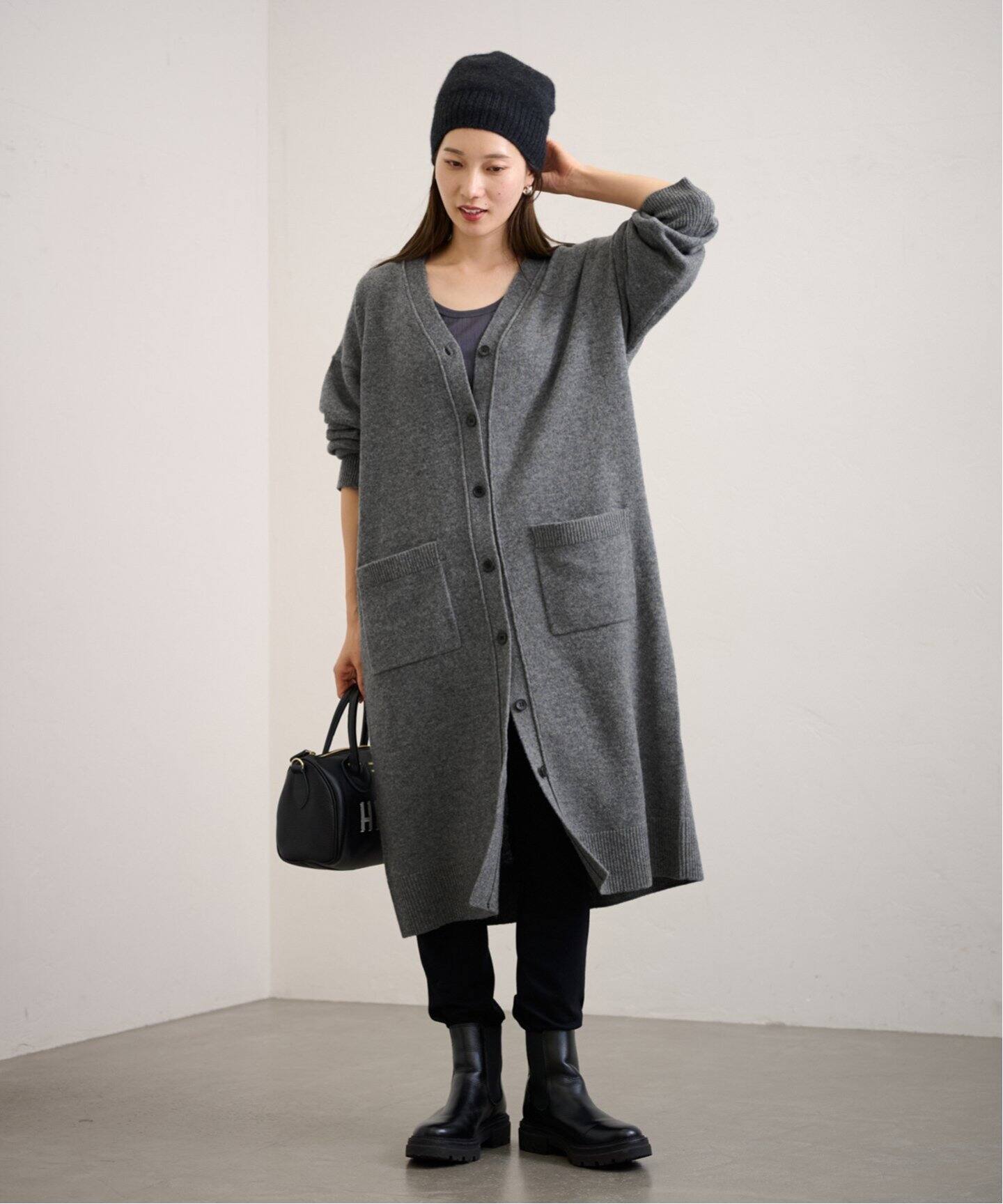Merino Wool ロングVカーディガン（ニットワンピース）｜FRAMeWORK 