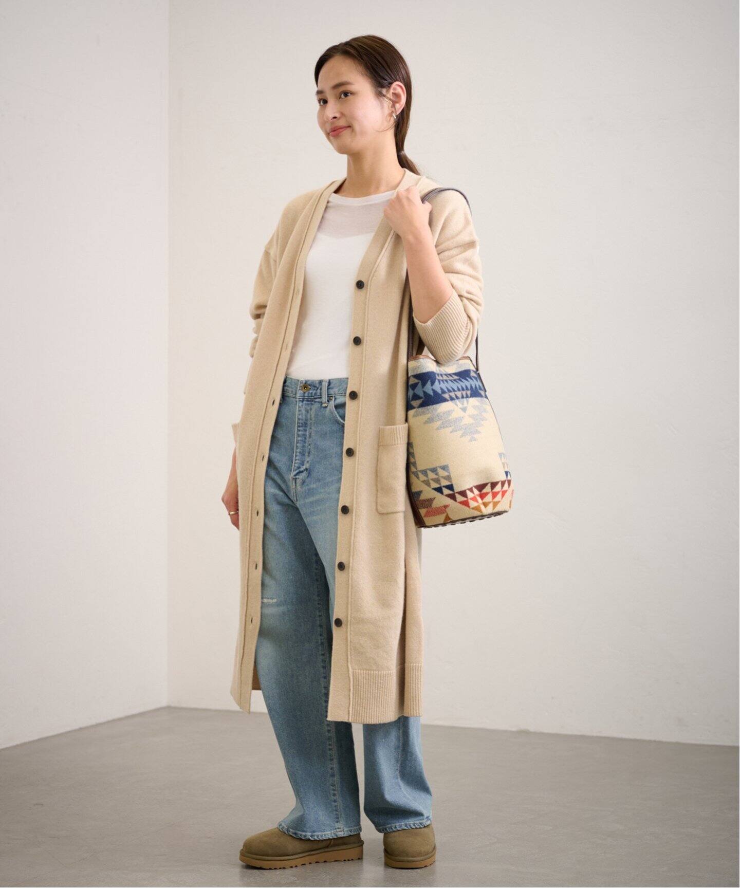 Merino Wool ロングVカーディガン（ニットワンピース）｜FRAMeWORK 