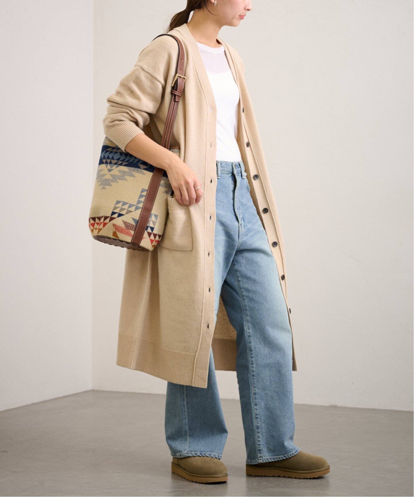 Merino Wool ロングVカーディガン（ニットワンピース）｜FRAMeWORK 