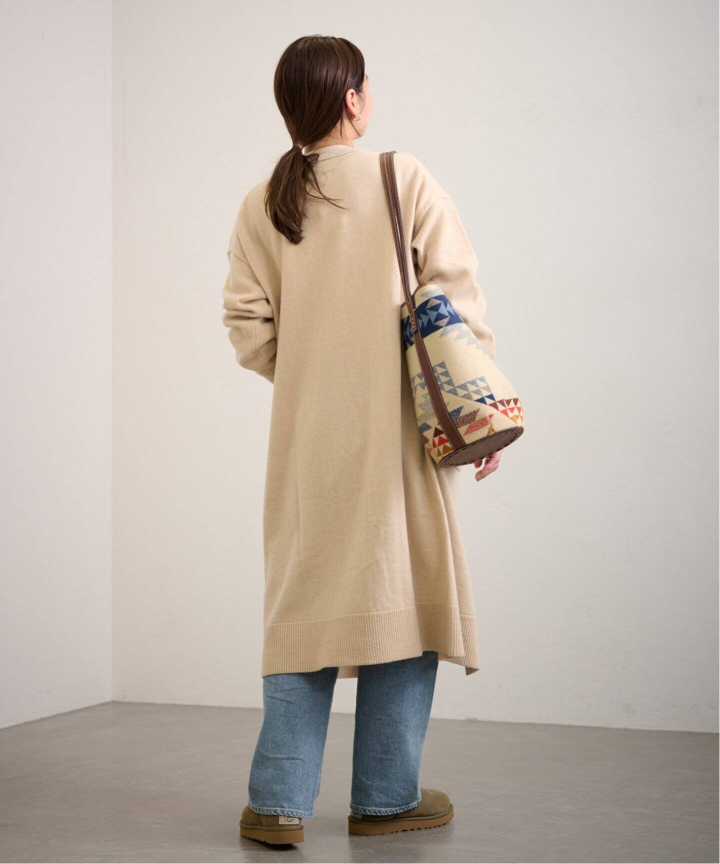 Merino Wool ロングVカーディガン（ニットワンピース）｜FRAMeWORK 