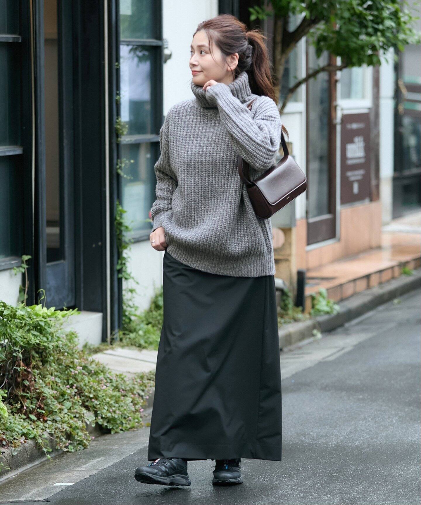 AKIRANAKA アキラナカ ラメニット ハイネック ニット グリッター LILY BROWN（リリーブラウン）の「ラメニットハイネックプルオーバー