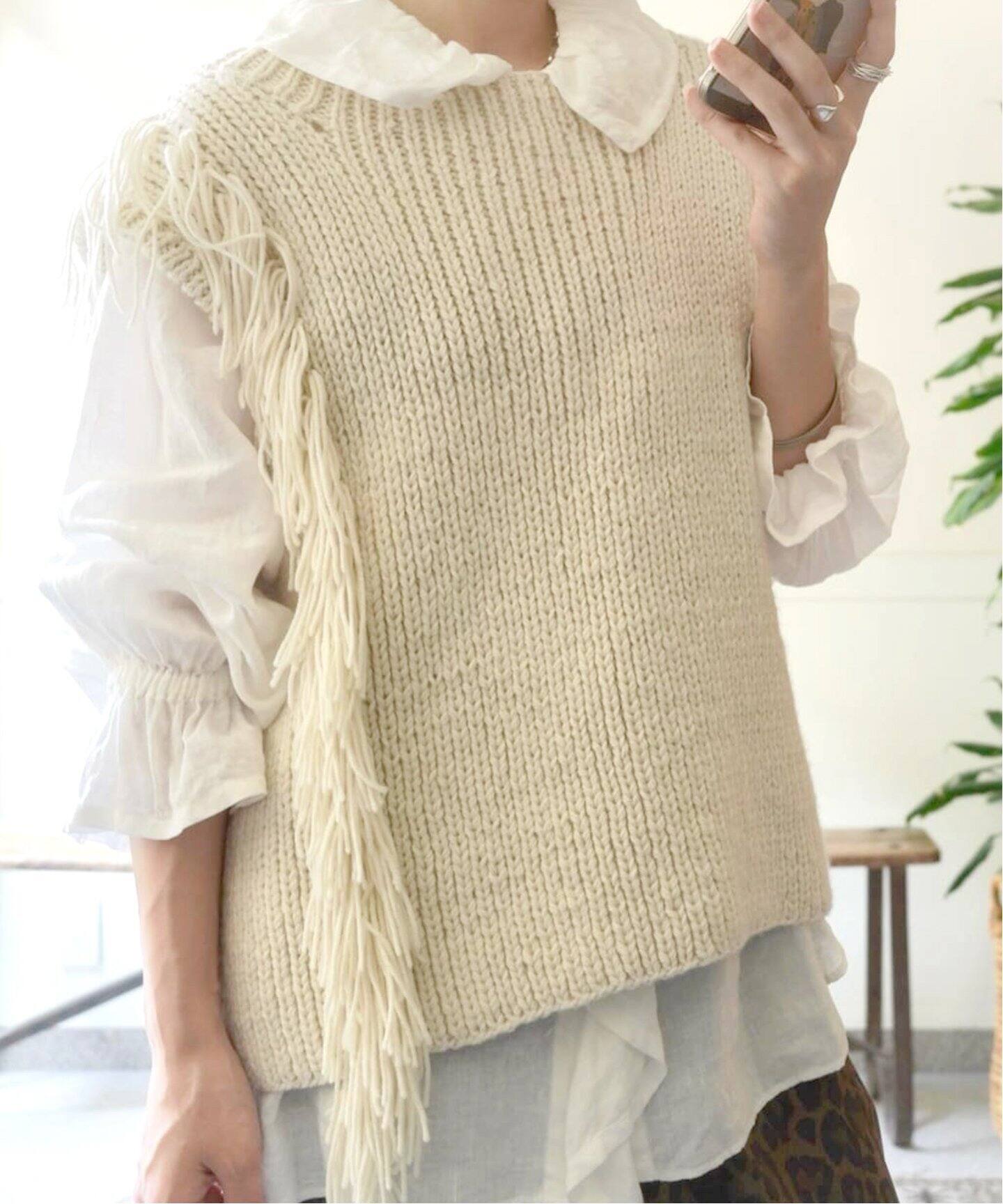 MAYDI /マイディ】 HAND KNITTED PULL VEST WITH FRINGE（ベスト 