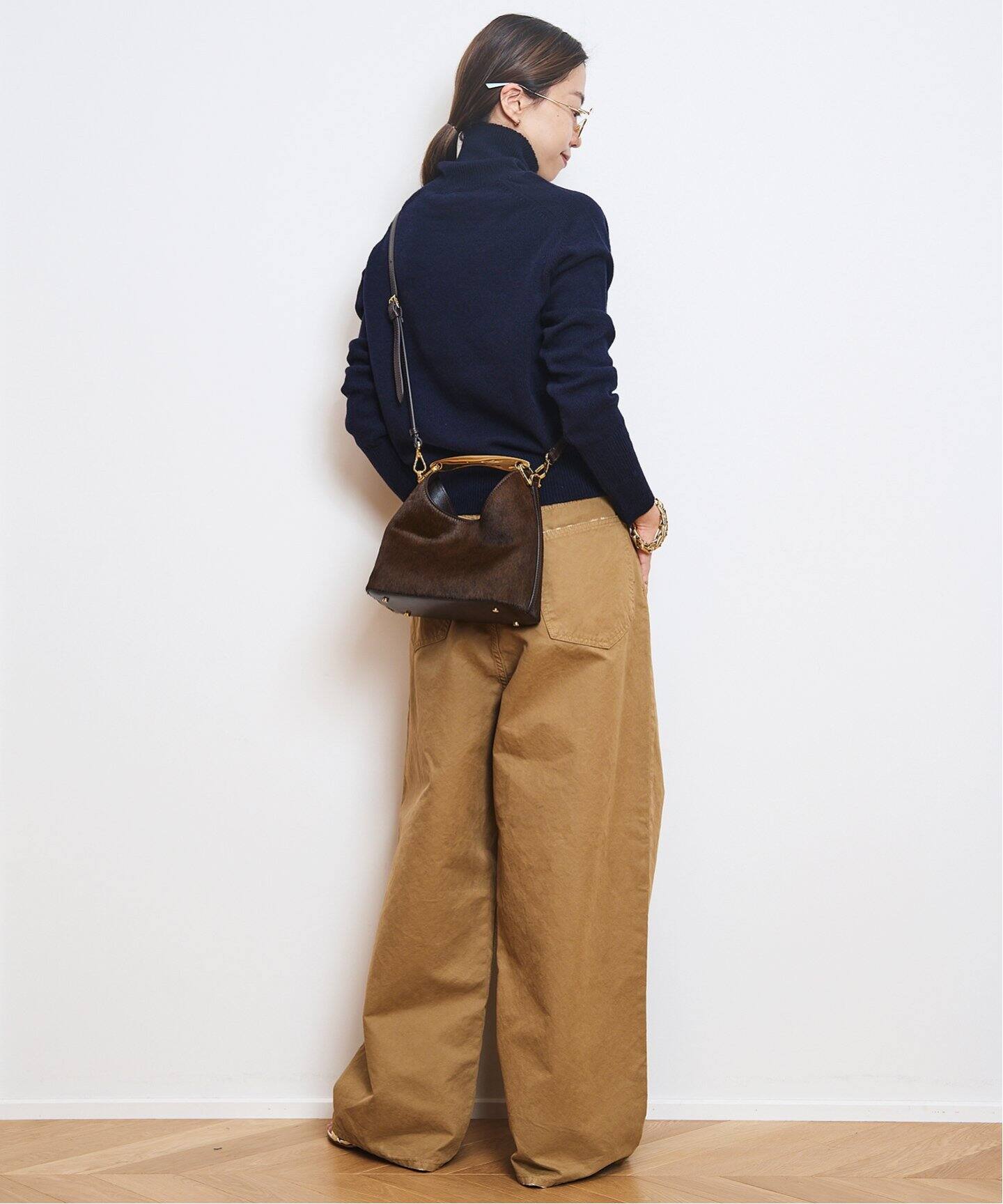 VICTORIA BECKHAM/ヴィクトリアベッカム】タートルネックニット(NAVY  