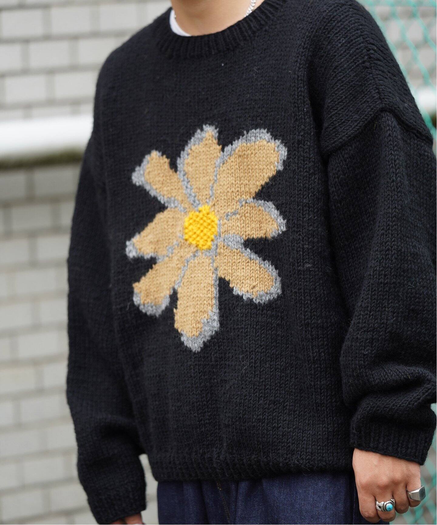 MacMahon Knitting Mills 】 +【Niche.】 Crew Neck Knit-Flower 