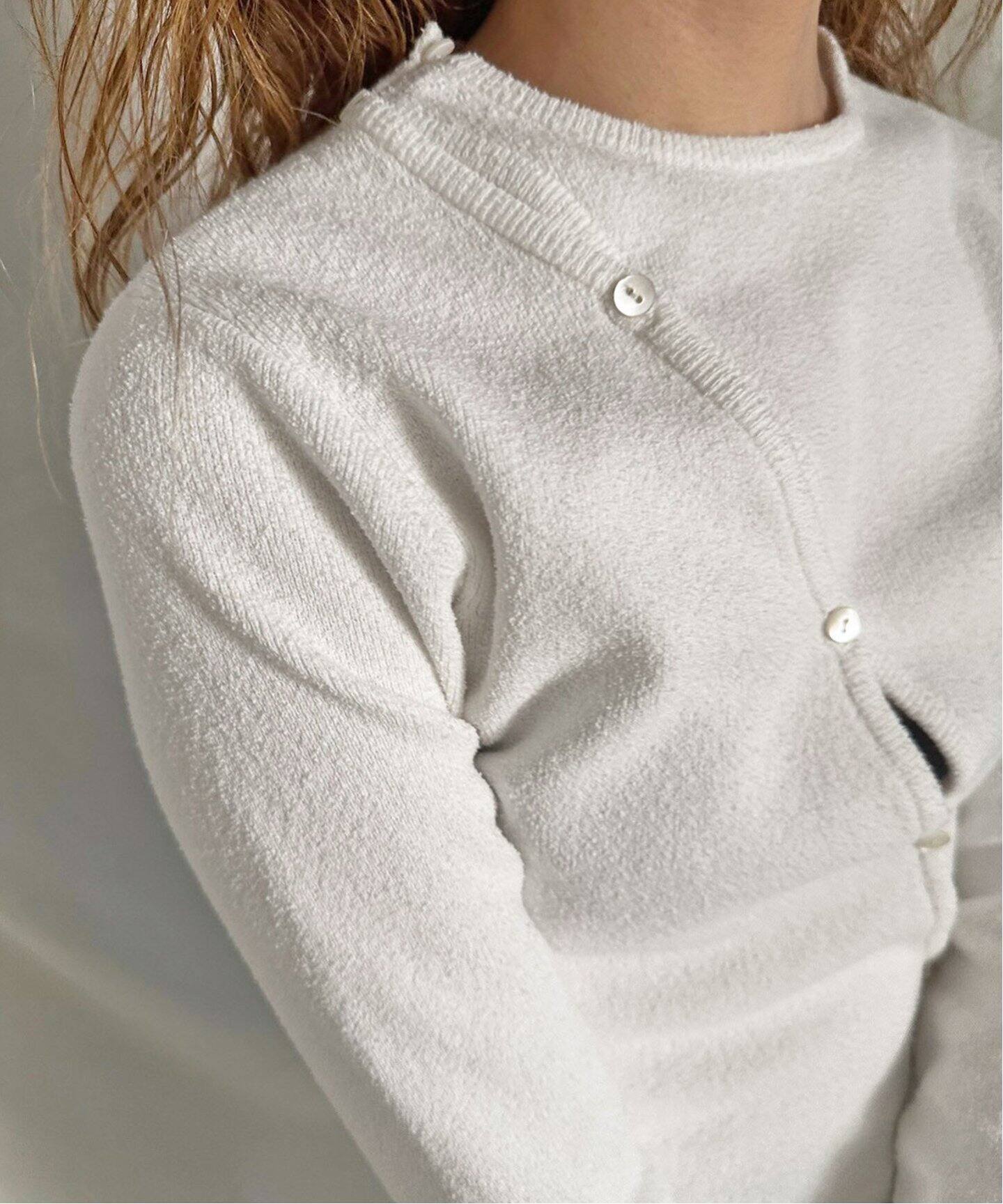 ミニブークレ アシンメトリーカーディガン（カーディガン）｜EDIT.FOR  