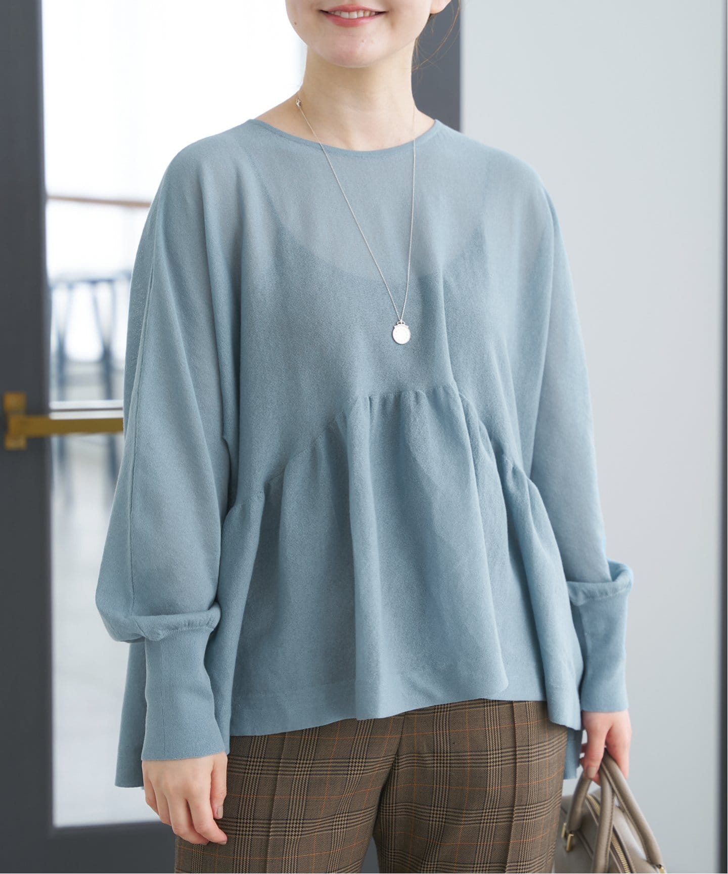美品 23AW IENA イエナ ペプラムニットプルオーバー ボリュームスリーブ ホールガーメント セーター 23080900377030 グレー レディース 古着 中古 シアーペプラムプルオーバー（ニット／セーター）｜IENA（イエナ