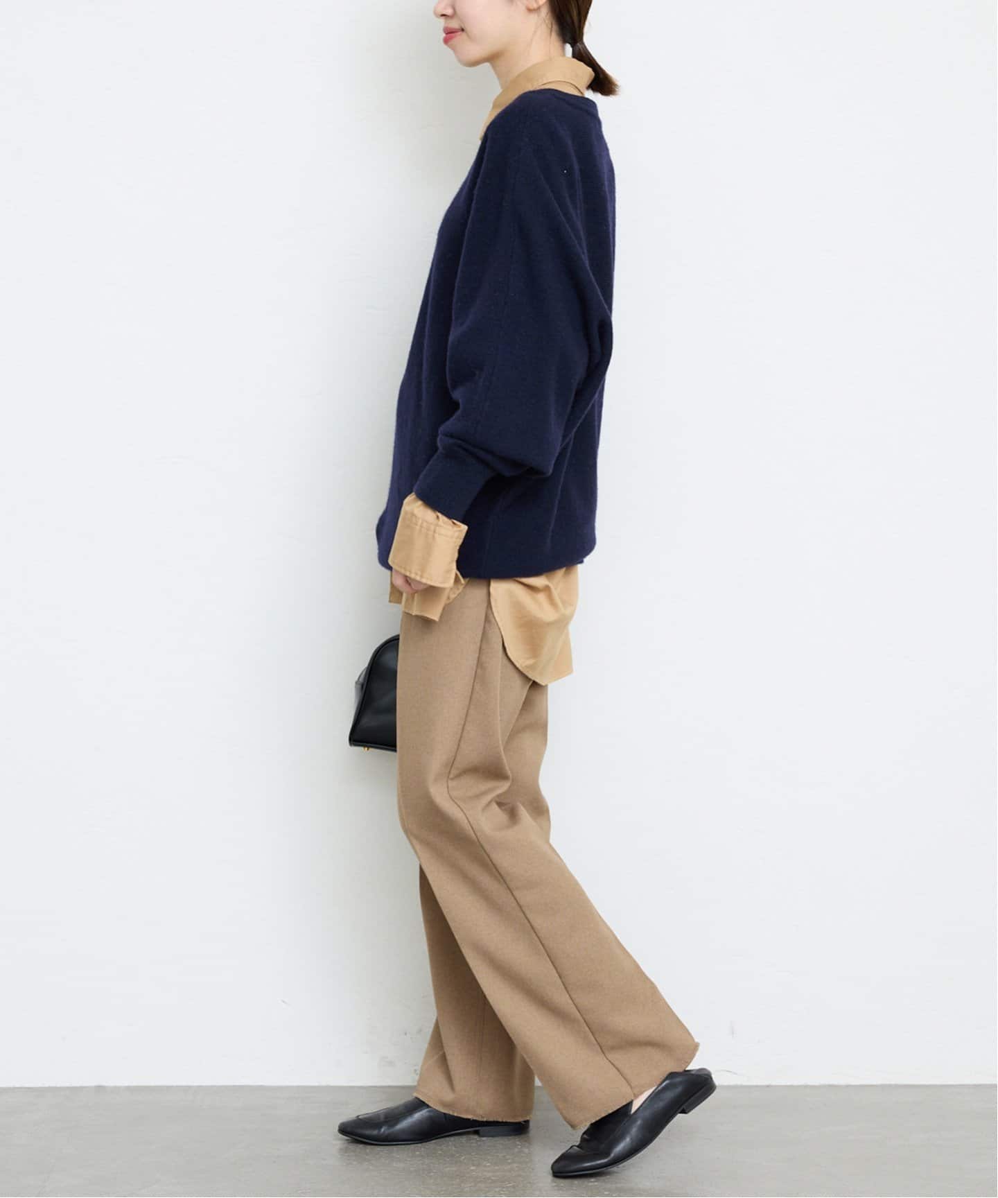 ソフトラムナイロンVネックプルオーバー（ニット／セーター