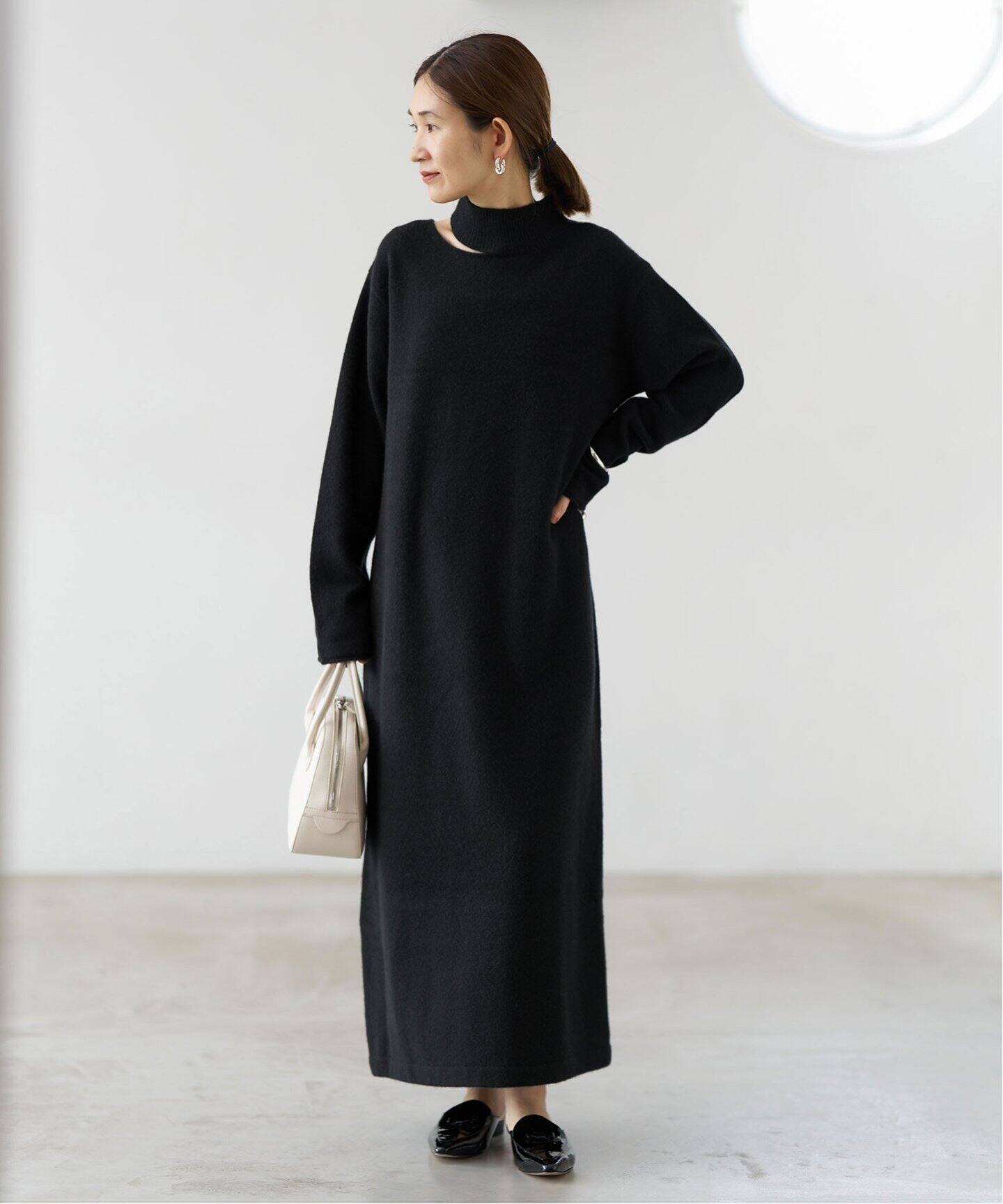 予約》ウールカシミヤスリットネックワンピース（ニットワンピース 