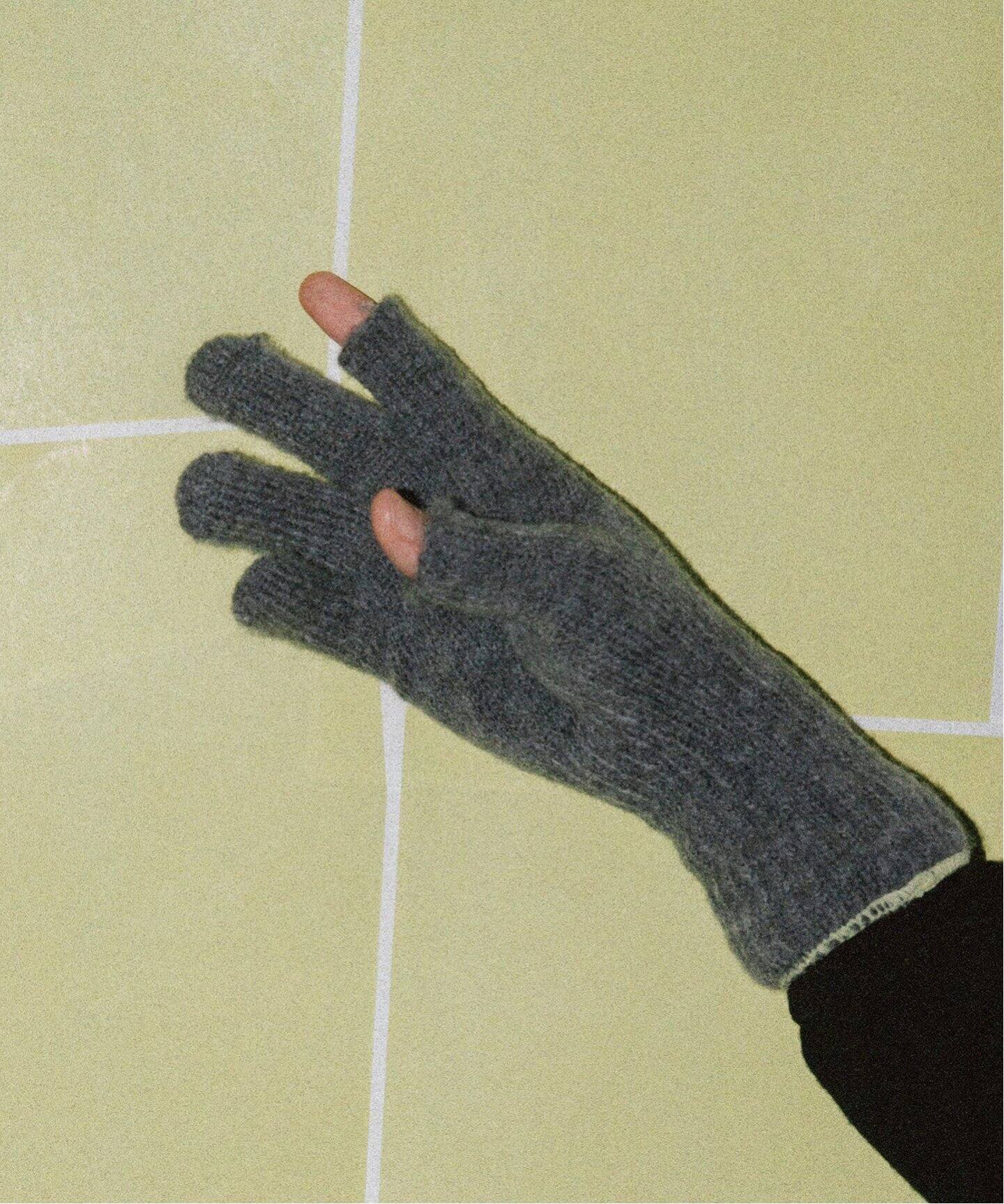 【ラスト1点】TEMBEA 2FINGERLESS GUNTE グレー TEMBEA GUNTE 2FINGERLESS GUNTE