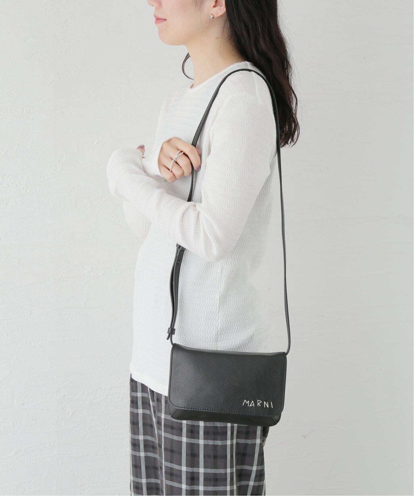 ≪一部店舗+WEB限定≫MARNI / マルニ POCHETTE PHMO0038L4（ショルダー  