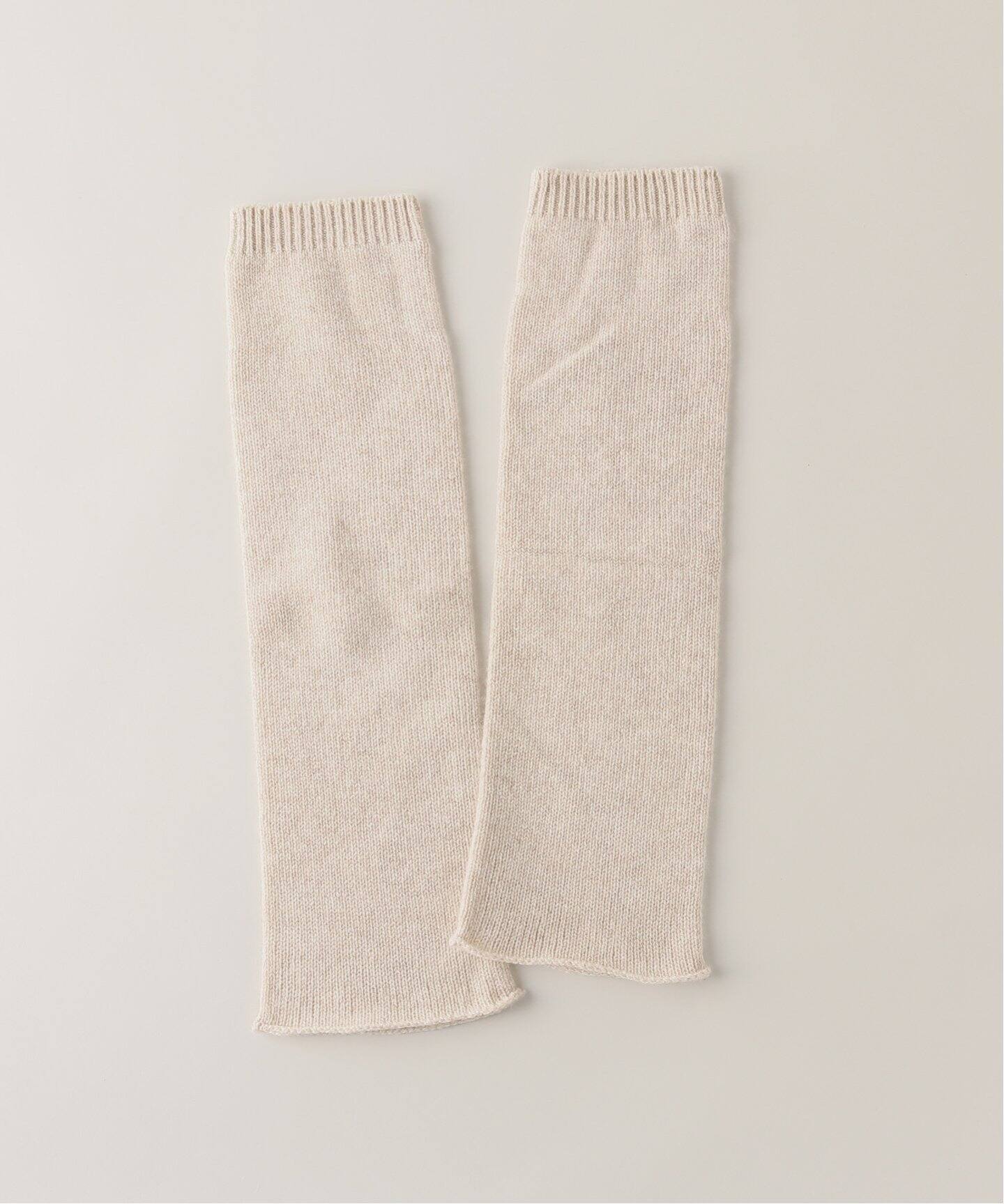 新品タグ付　CARlAGGl カシミヤレッグウォーマー　ベージュ COSY 別注レッグウォーマー（レッグウォーマー）｜FRAMeWORK（フレーム