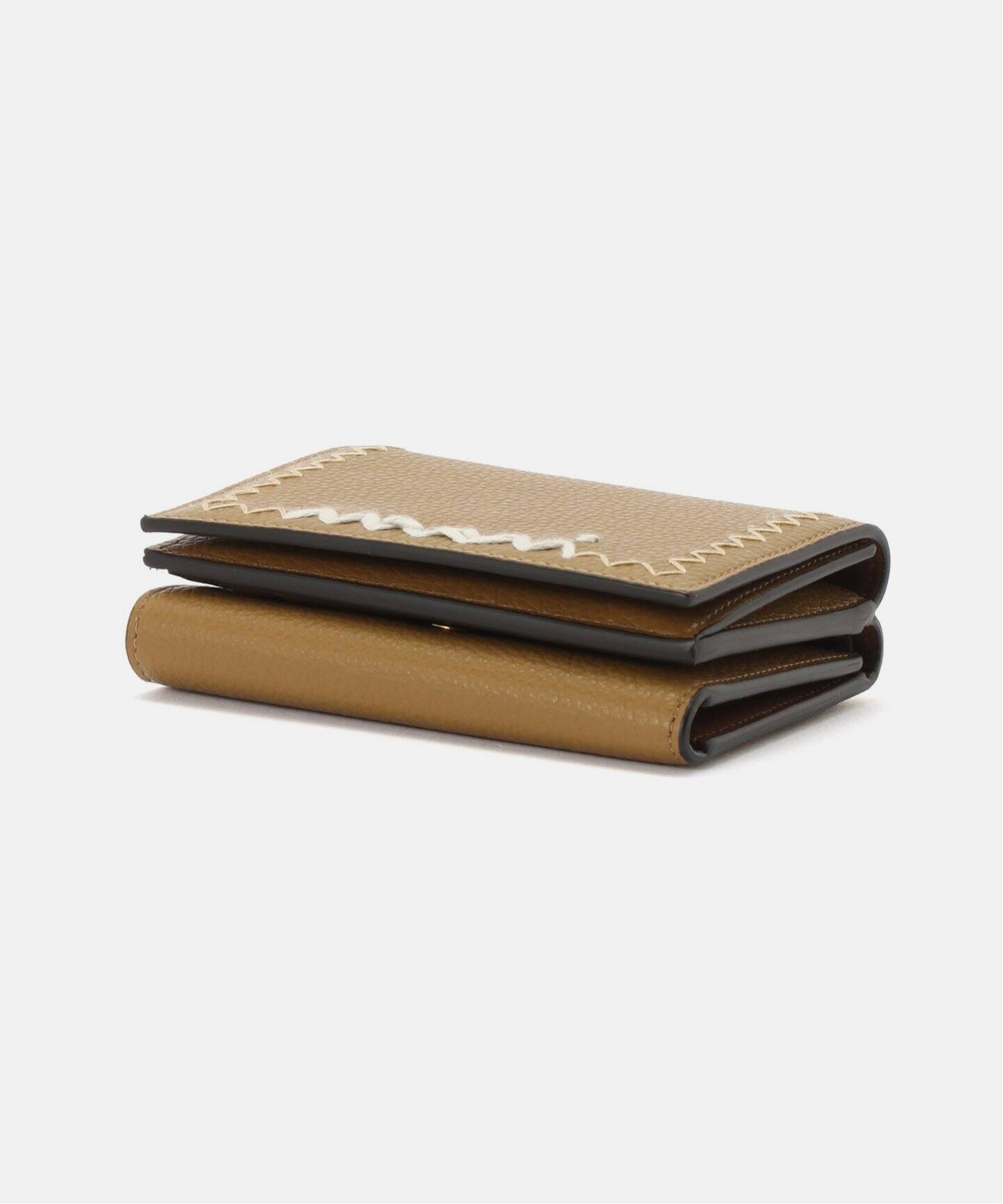 【箱付き・美品】MARNI マルニ　ステッチ　三つ折り　コインケース　財布 箱付き・美品】MARNI マルニ ステッチ 三つ折り コインケース 財布