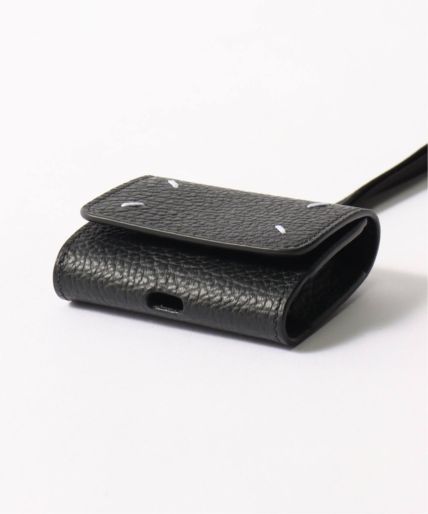 MAISON MARGIELA / メゾン マルジェラ】AirPods Case Pro with Cl  