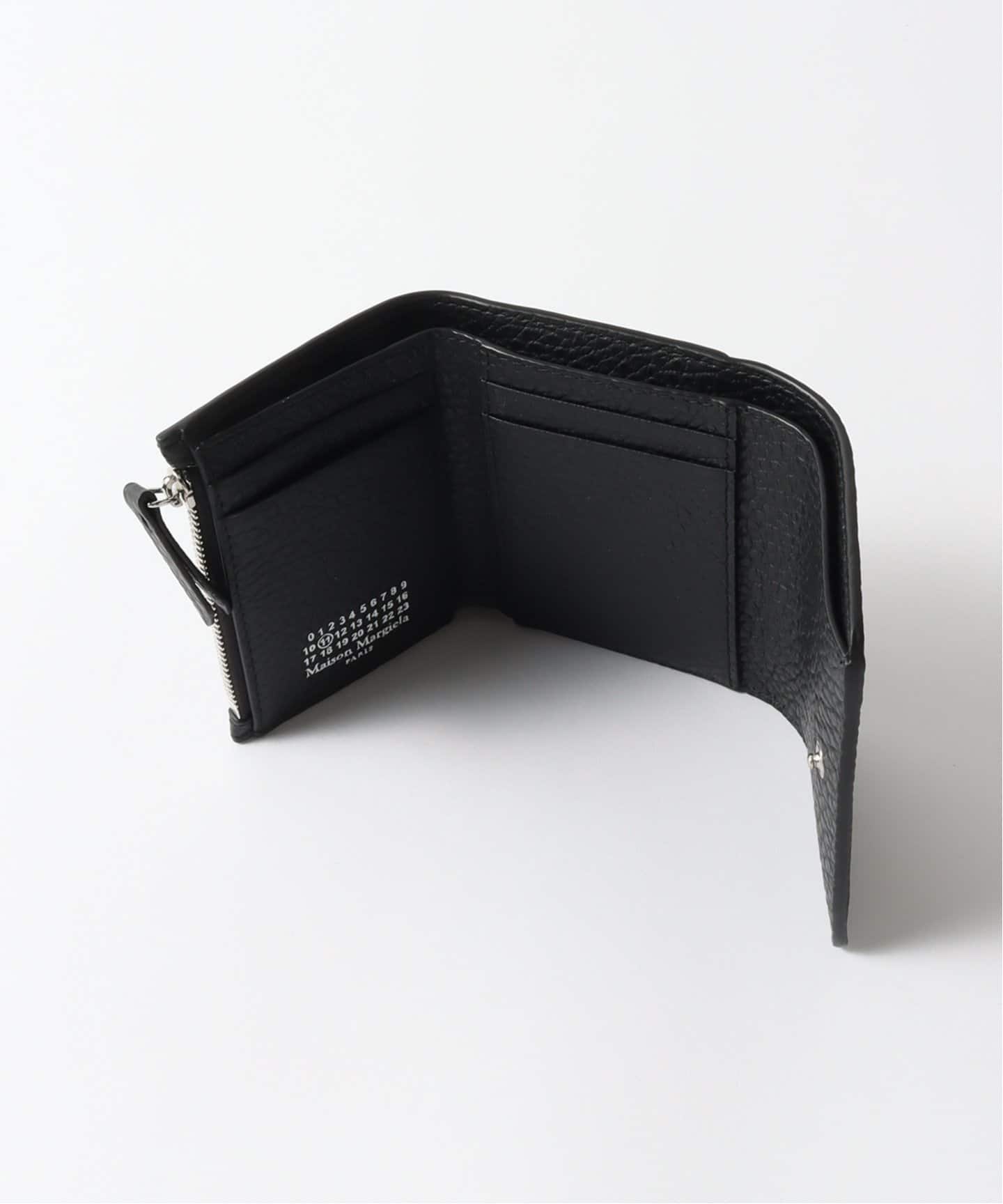 MAISON MARGIELA / メゾン マルジェラ】Zip Compact Tri Fold