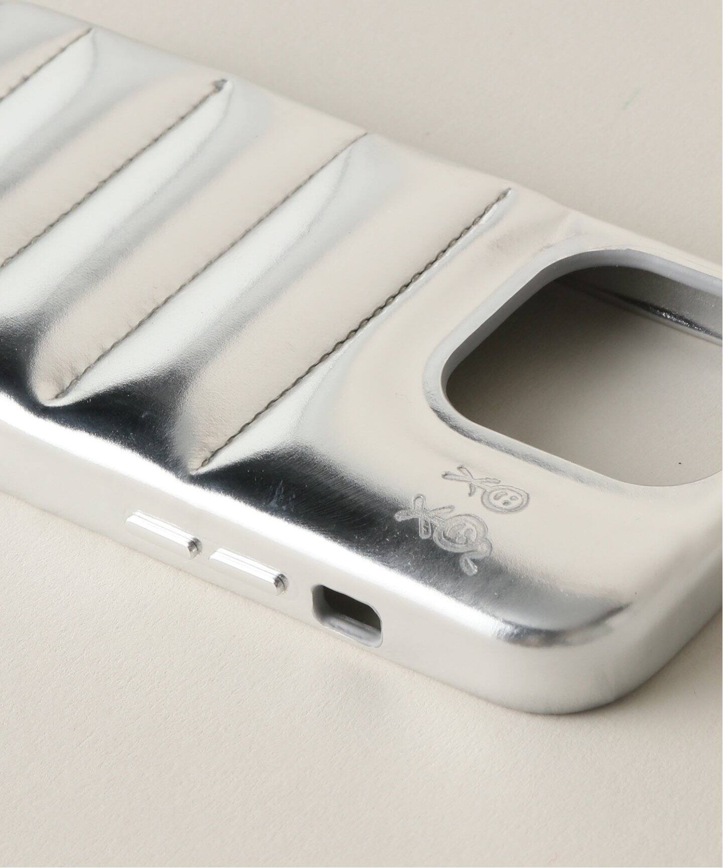 Urban Sophistication】The Puffer Case Mirror： iPhoneケース15 Pro 