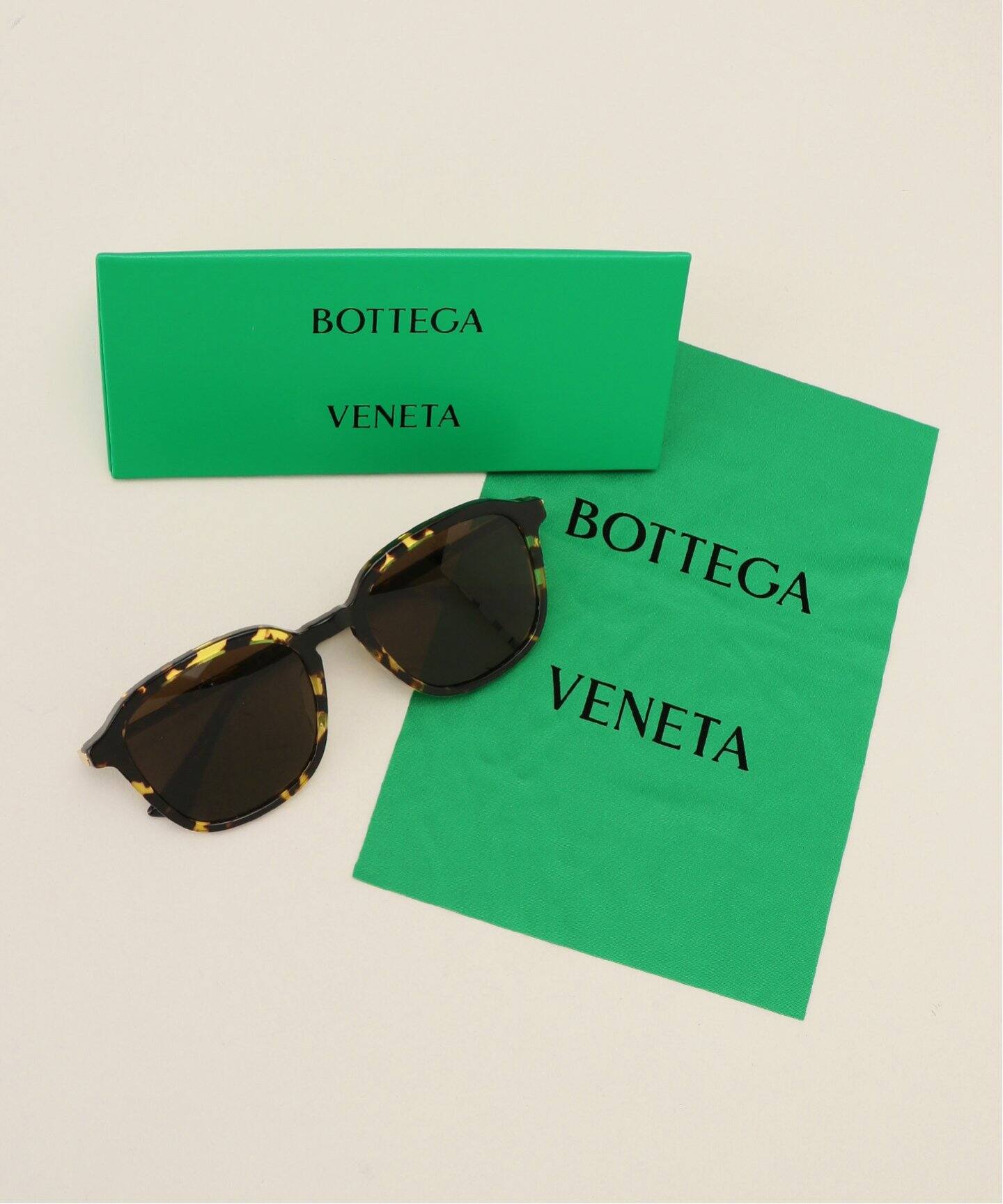 BOTTEGA VENETA/ボッテガ・ヴェネタ】SQUARED サングラス（サングラス 