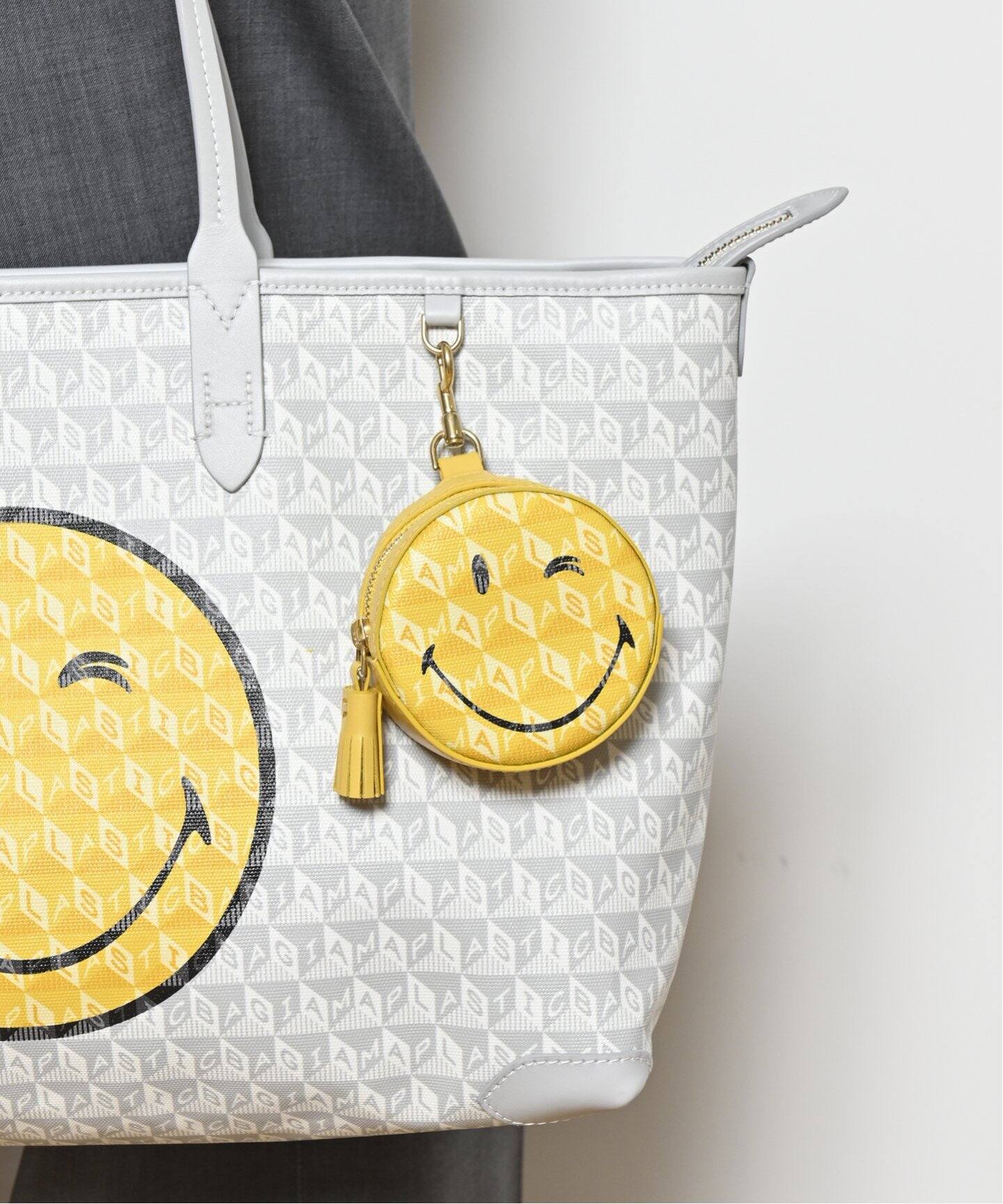 ANYA HINDMARCH/アニヤ ハインドマーチ】 EAR PODS WINK ポーチ 