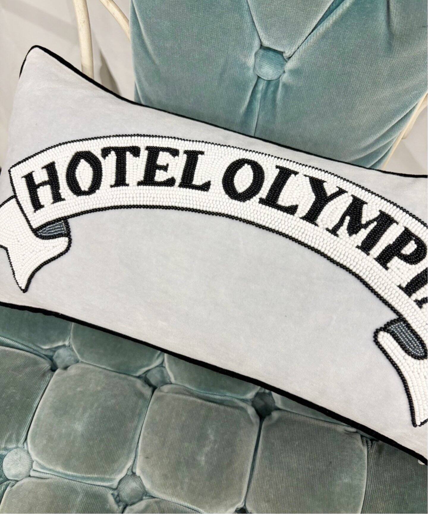 HOTEL OLYMPIA/ホテルオランピア】Ribbon Logo velvet pillow（その他 