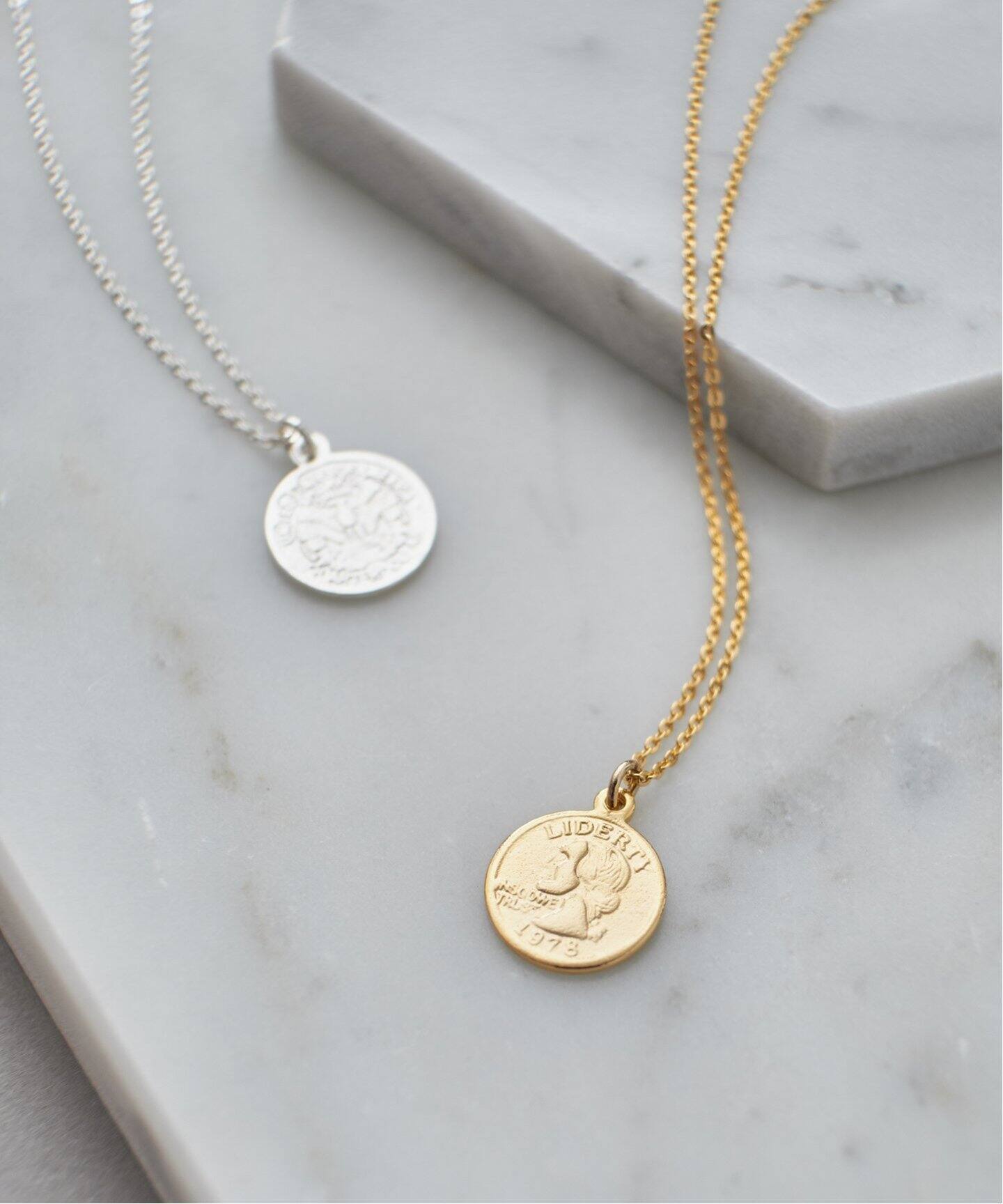 SINOON】リボンベスト 購入時ハンガー&ノベルティネックレス付き Higuchi×Sコインロングネックレス（