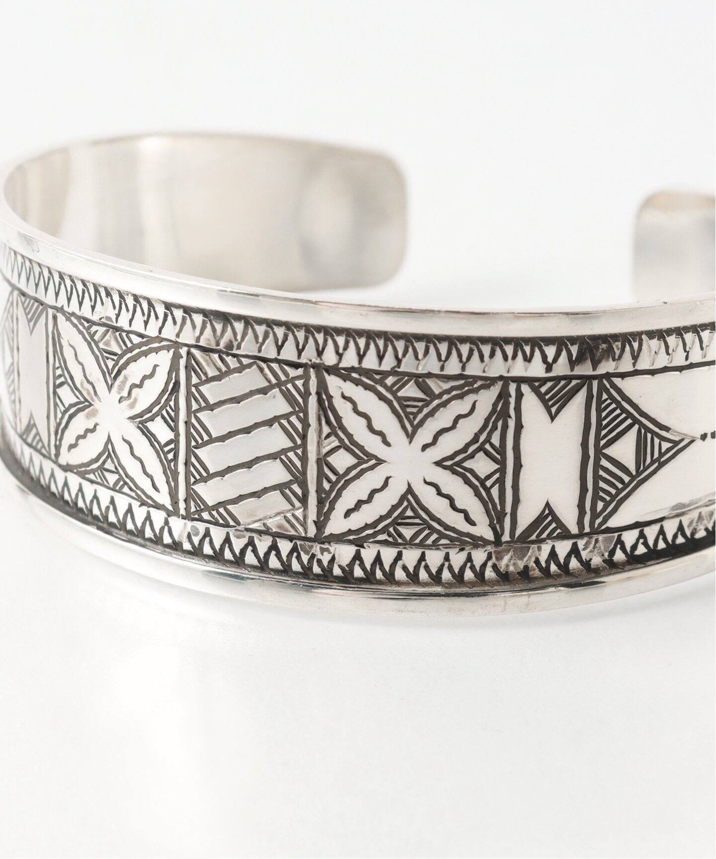 Adawatn Tuareg (アダワット トゥアレグ) Azzow Bangle T192B006SV  