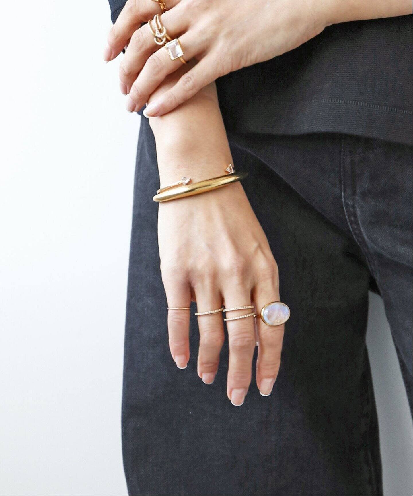 Laaina/ラアイナ】 TRIANGLE TOPAZ CUFF（ブレスレット・バングル  