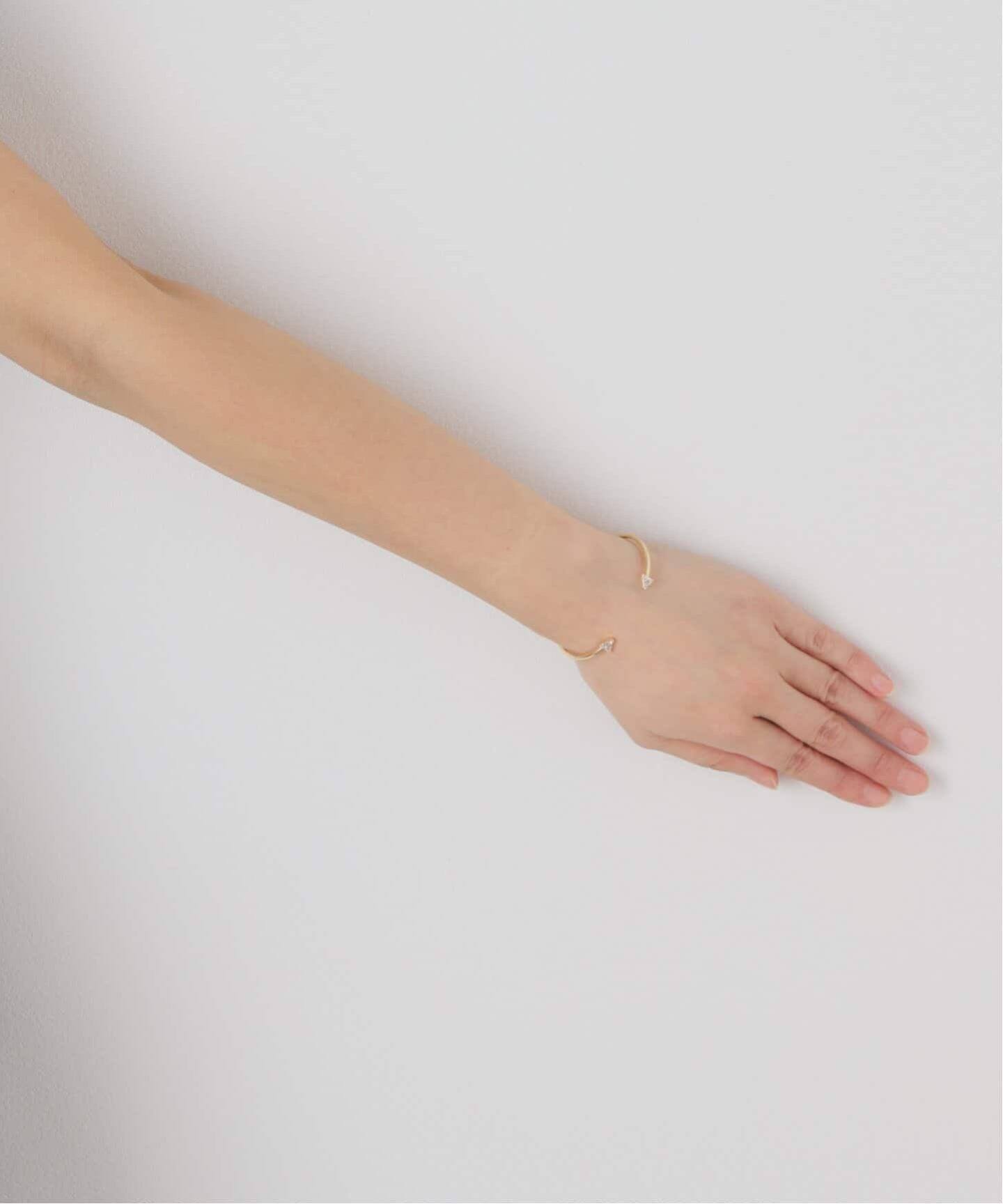 追加【Laaina/ラアイナ】 TRIANGLE TOPAZ CUFF（ブレスレット 