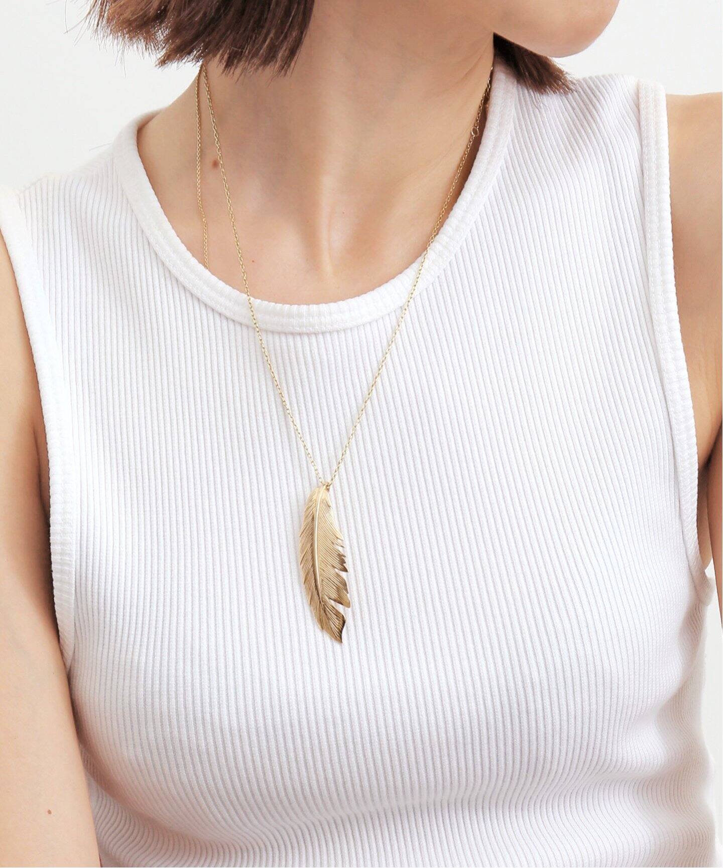 MANON/マノン】 feather pendant big thic on 47.5cm（ネックレス）｜L  