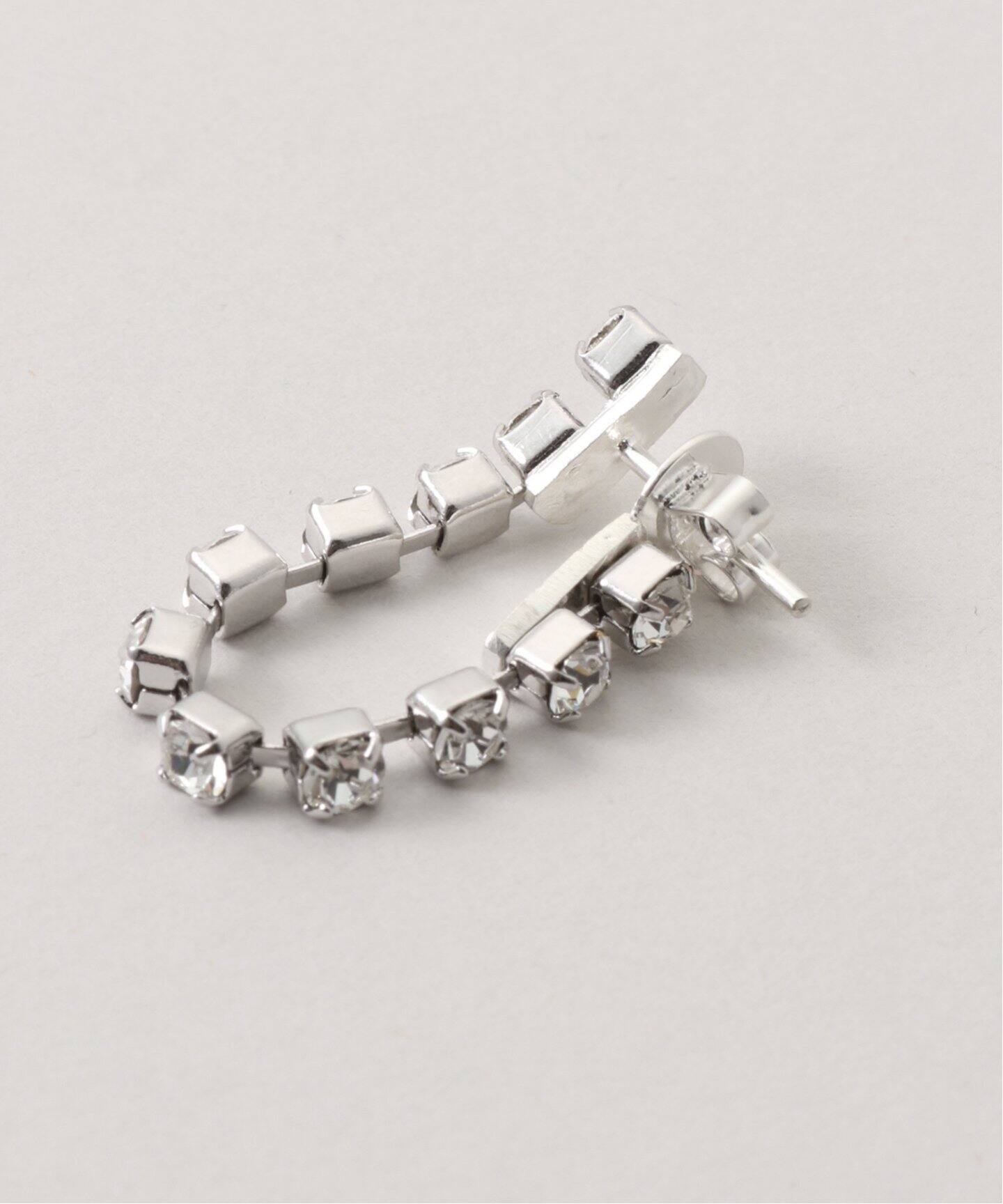 ROCA WEAR 両耳セット クリスタルピアス 刻印あり - メルカリ