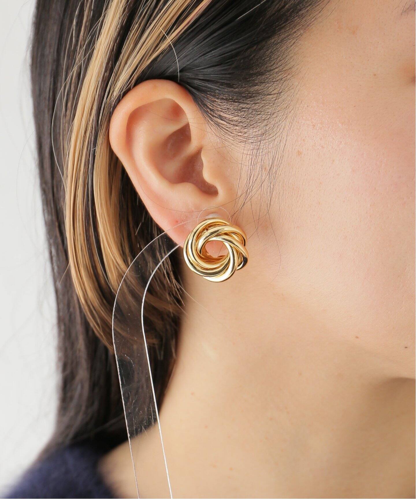 新品☆Kenneth Jay Lane☆美しいフープピアス☆ゴールドトーン