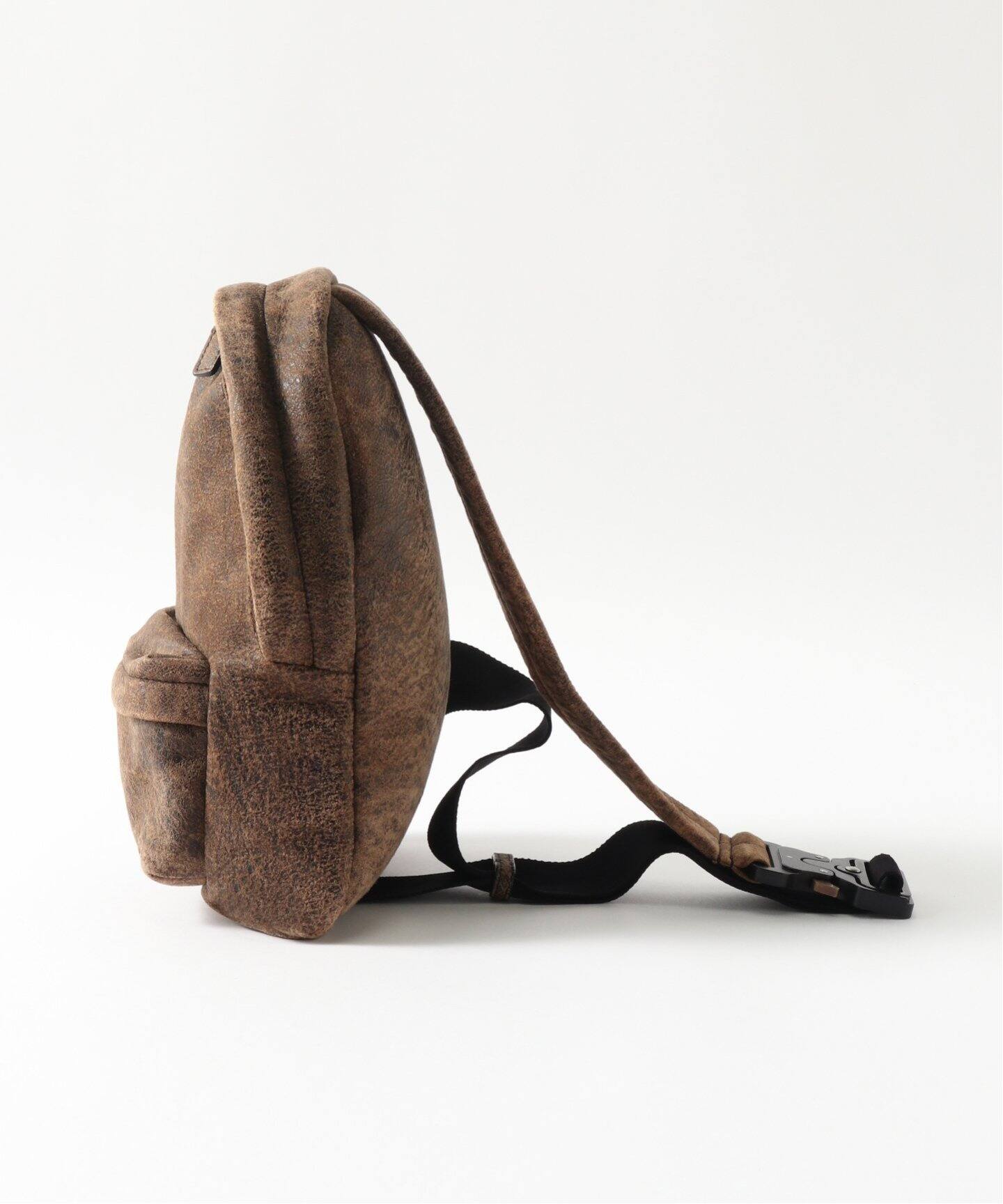 1017 ALYX 9SM TREATED LEATHER CROSSBODY BACKPACK（ショルダーバッグ