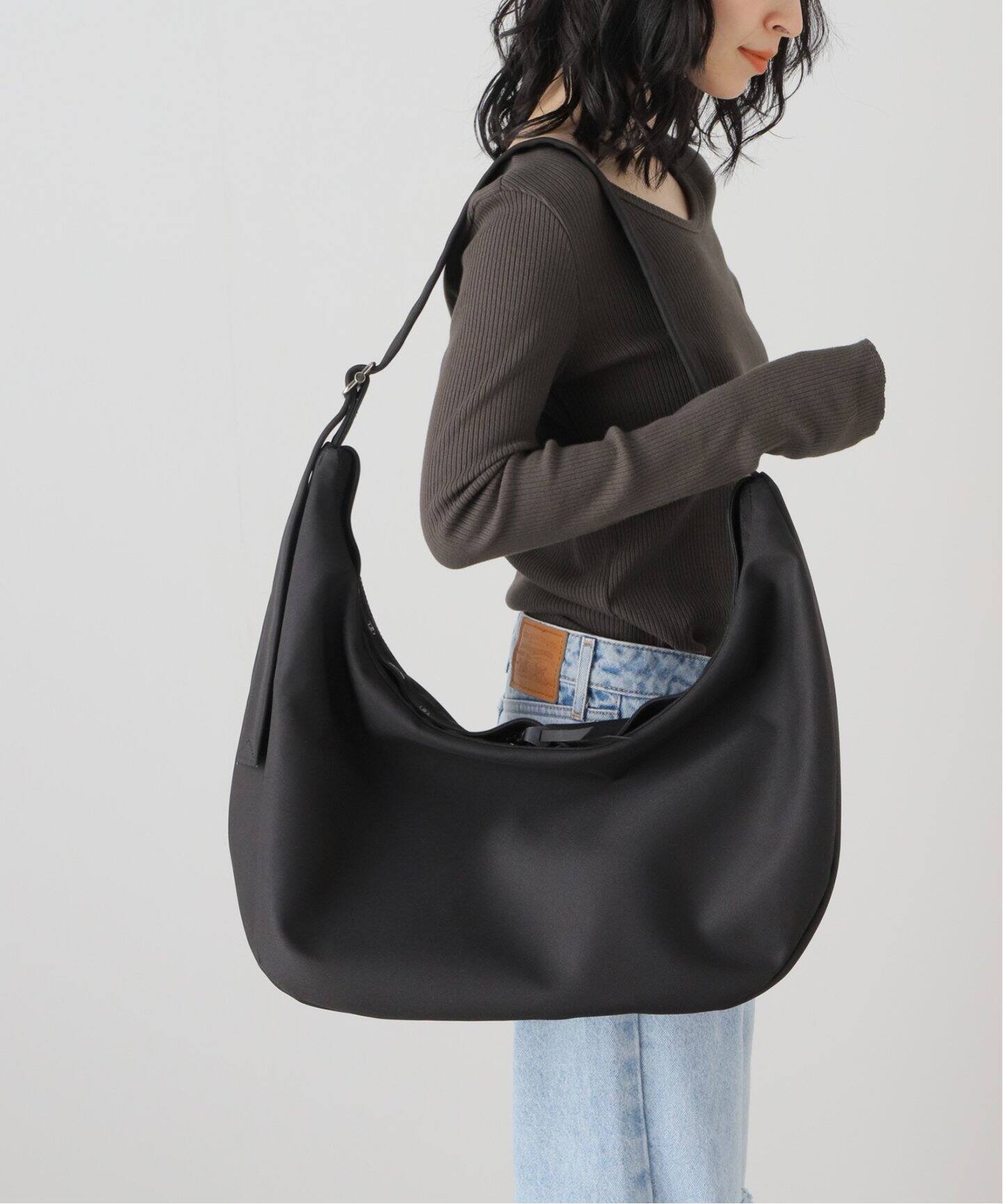 SU / スー】Vibram Bonding Round Bag (UNISEX)（ショルダーバッグ 