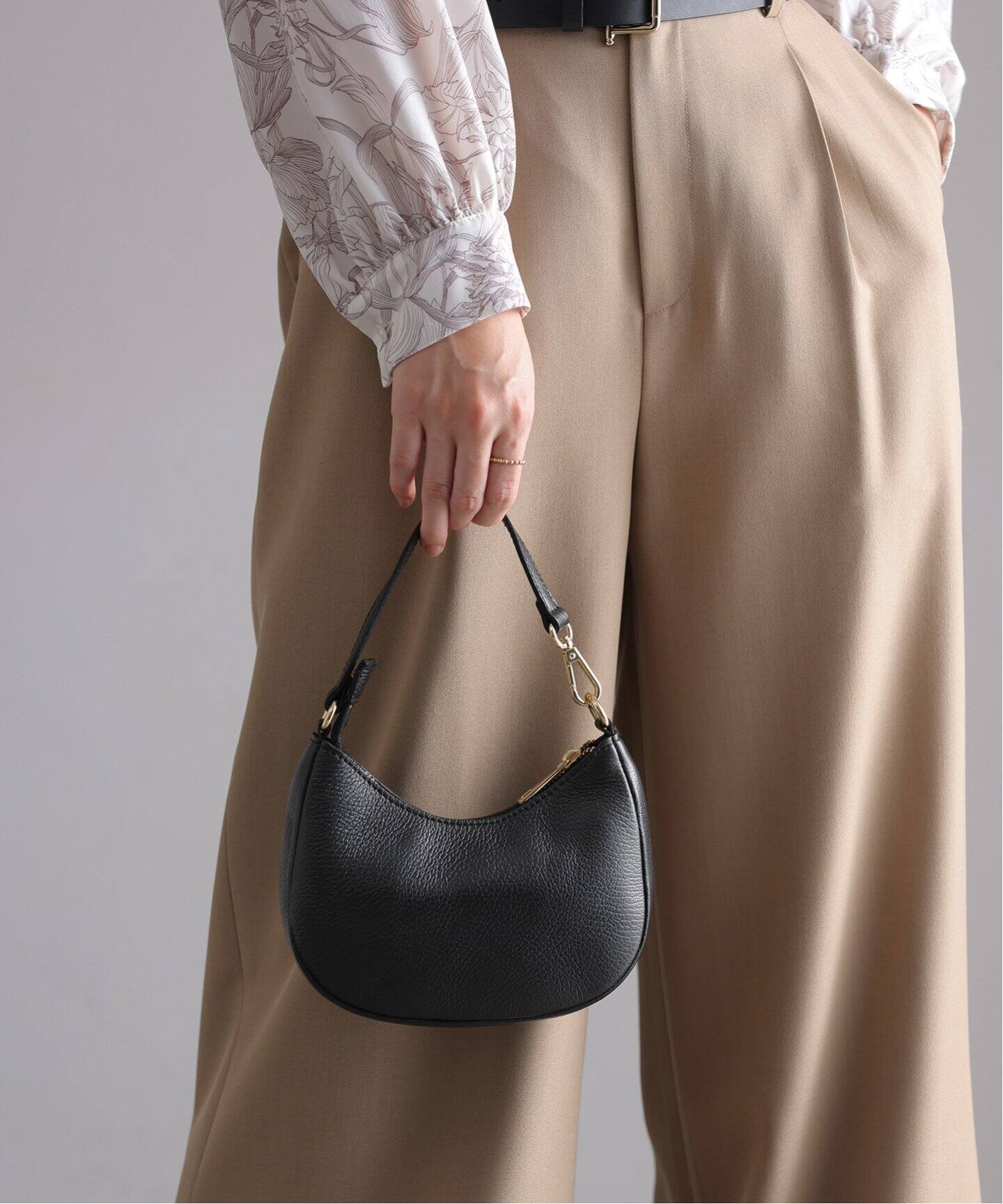 AULENTTI/オウレンティ】ハーフムーンショルダーBAG（ショルダーバッグ 