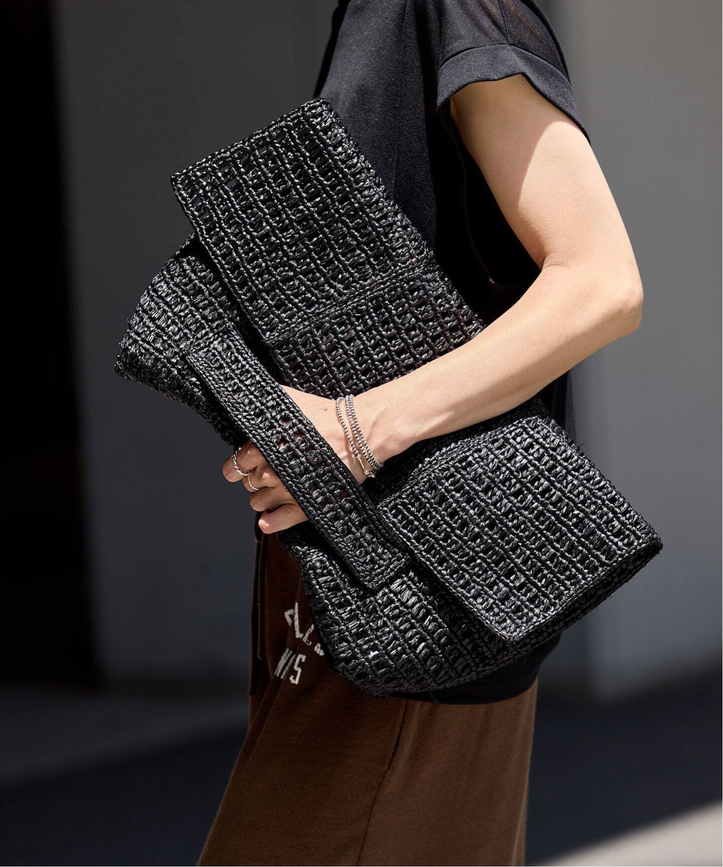 MAISON N.H PARIS/メゾン エヌ アッシュ パリ Raffia UMA Clutch Bag  