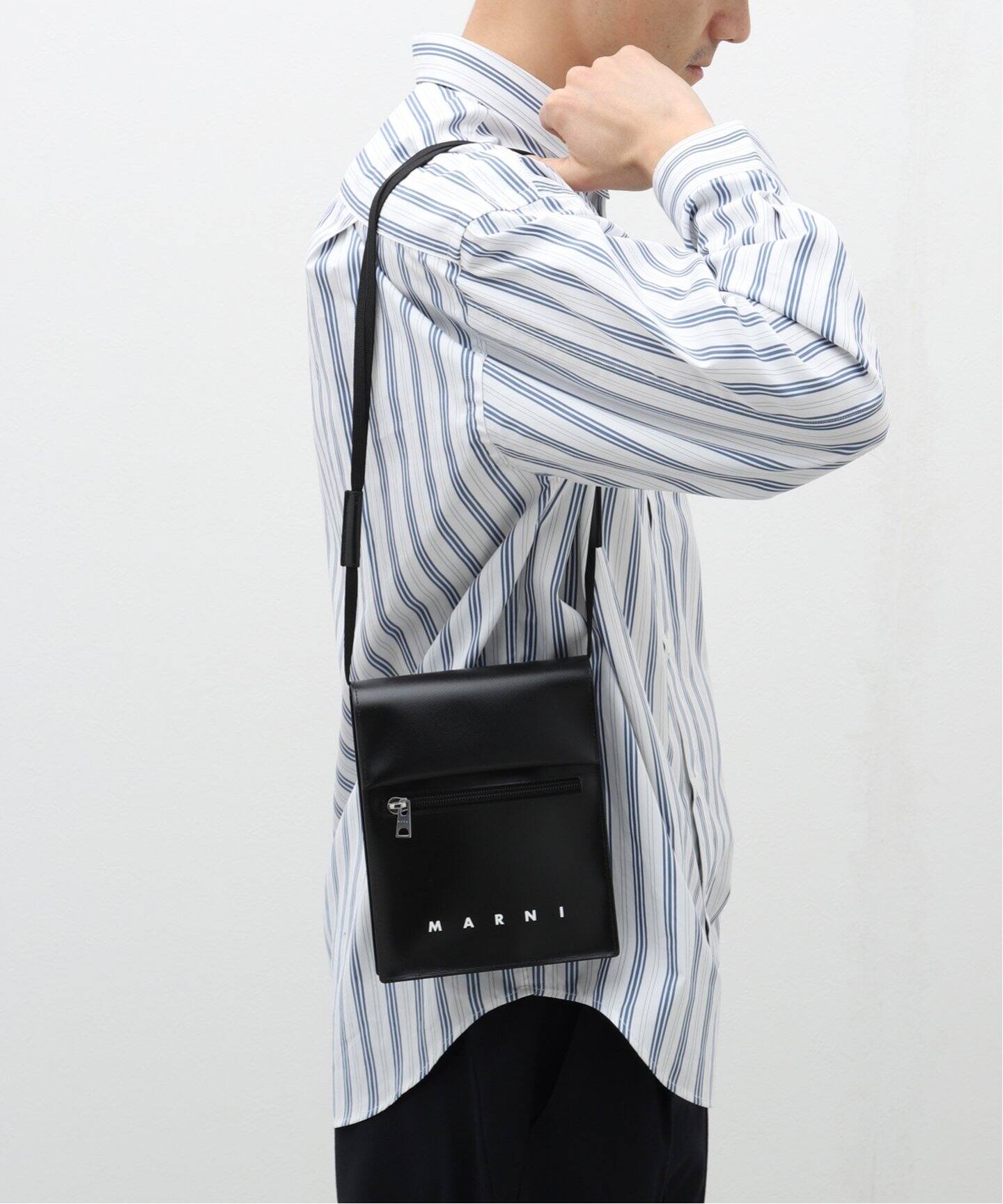 マルニ/MARNI 難 ブラック シューレースストラップ付きポーチ