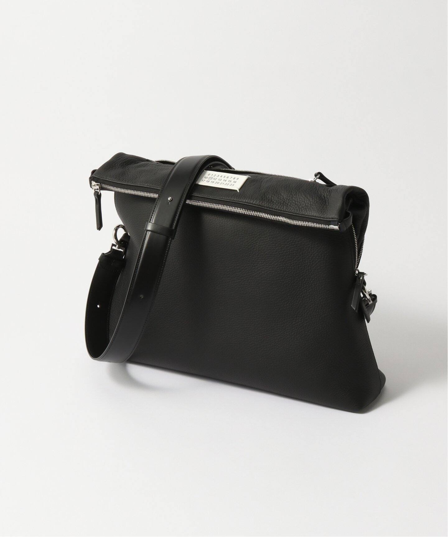 Martin Margiela】本革レザー 切断不可能 メッセンジャーバッグ