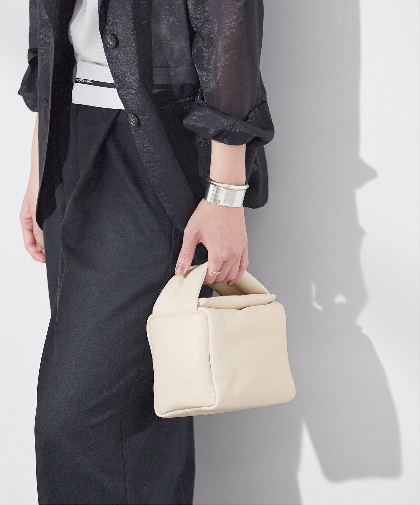 Bucket Baggage/バケットバゲージ】PUFF CUBE SMALL：ハンドバッグ 