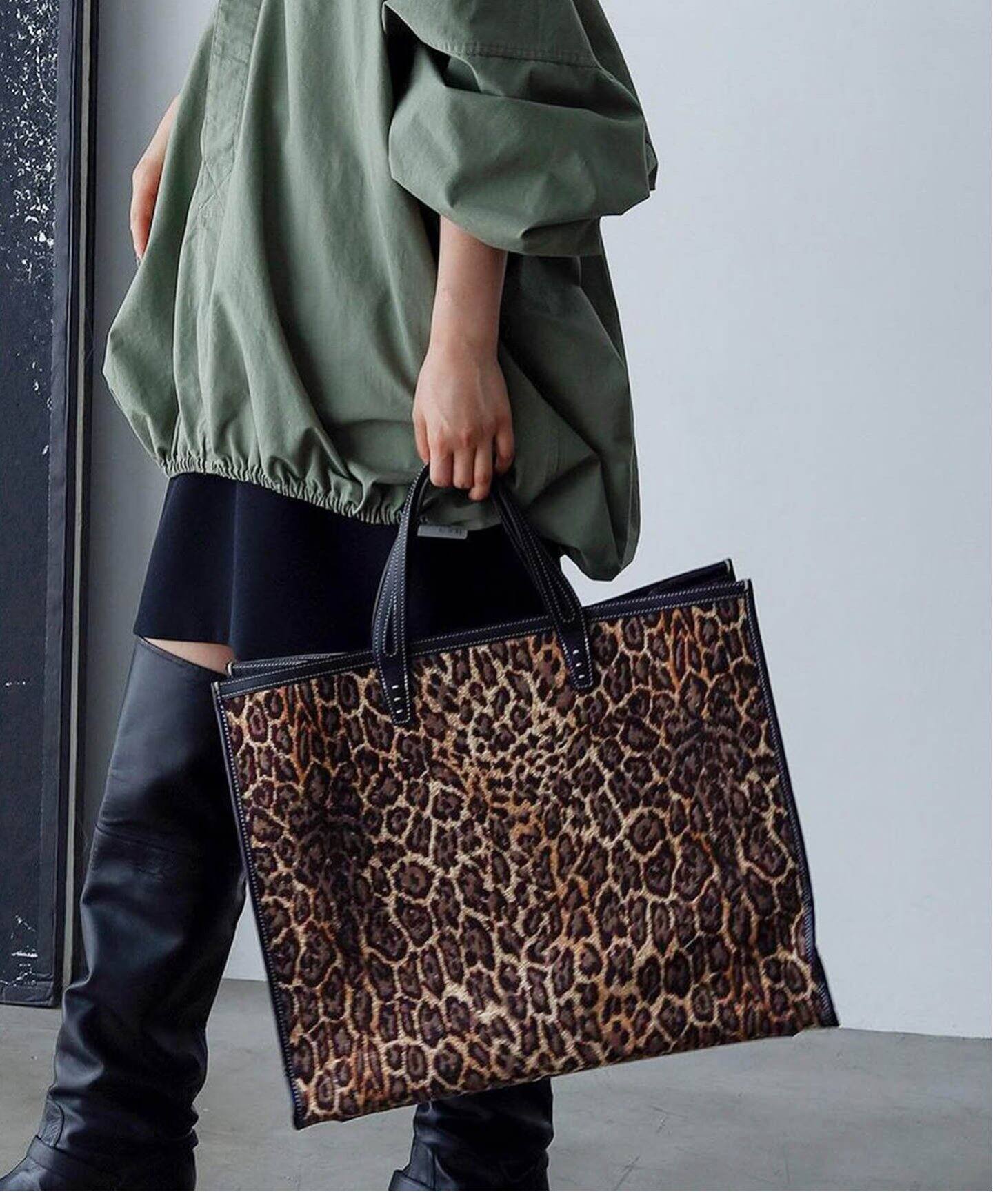 別注》【A VACATION/ア ヴァケーション】TANK-L BROWN LEO：トート  