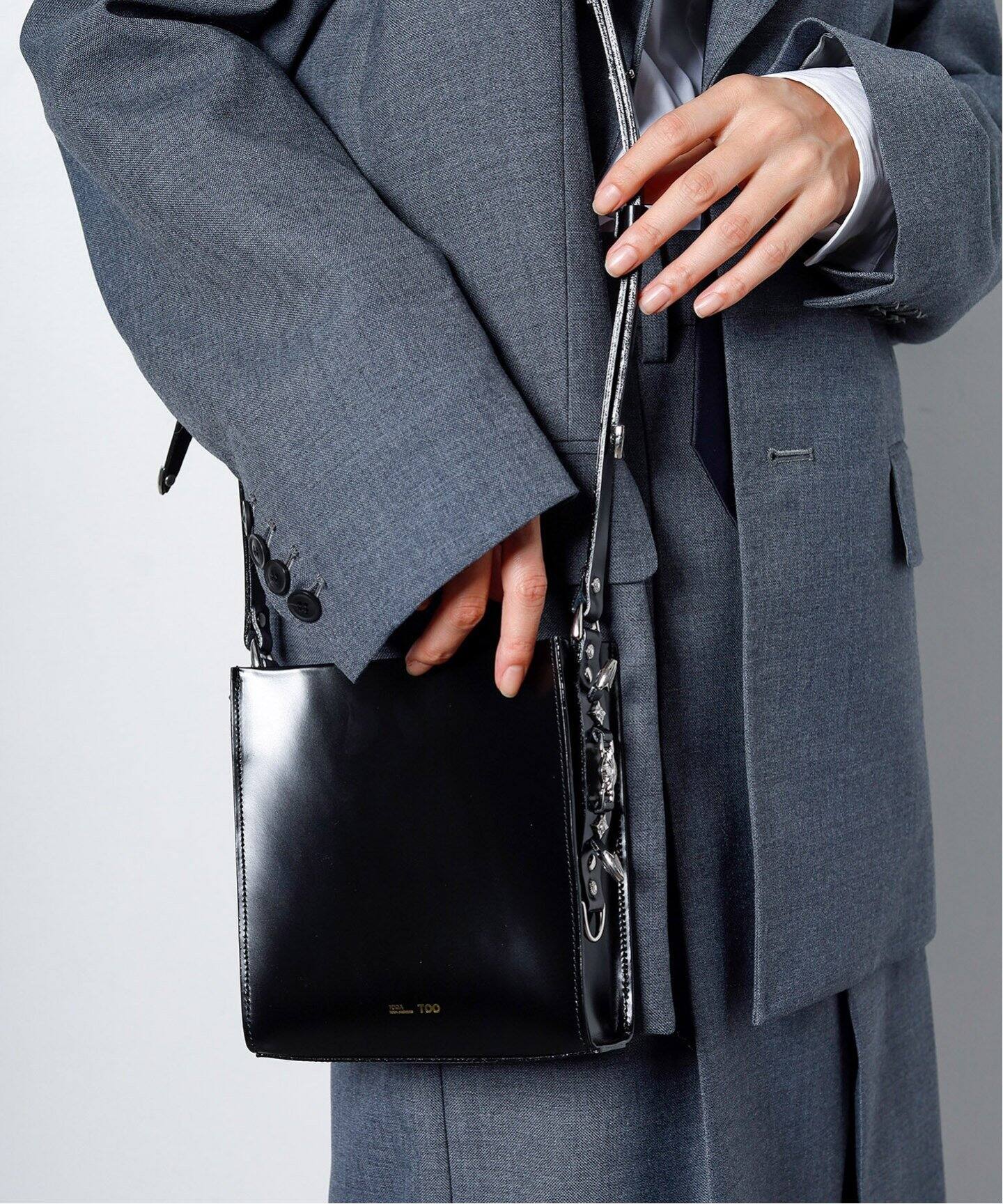TOGA TOO/トーガトゥ】Square shoulder bag：ショルダーバッグ  