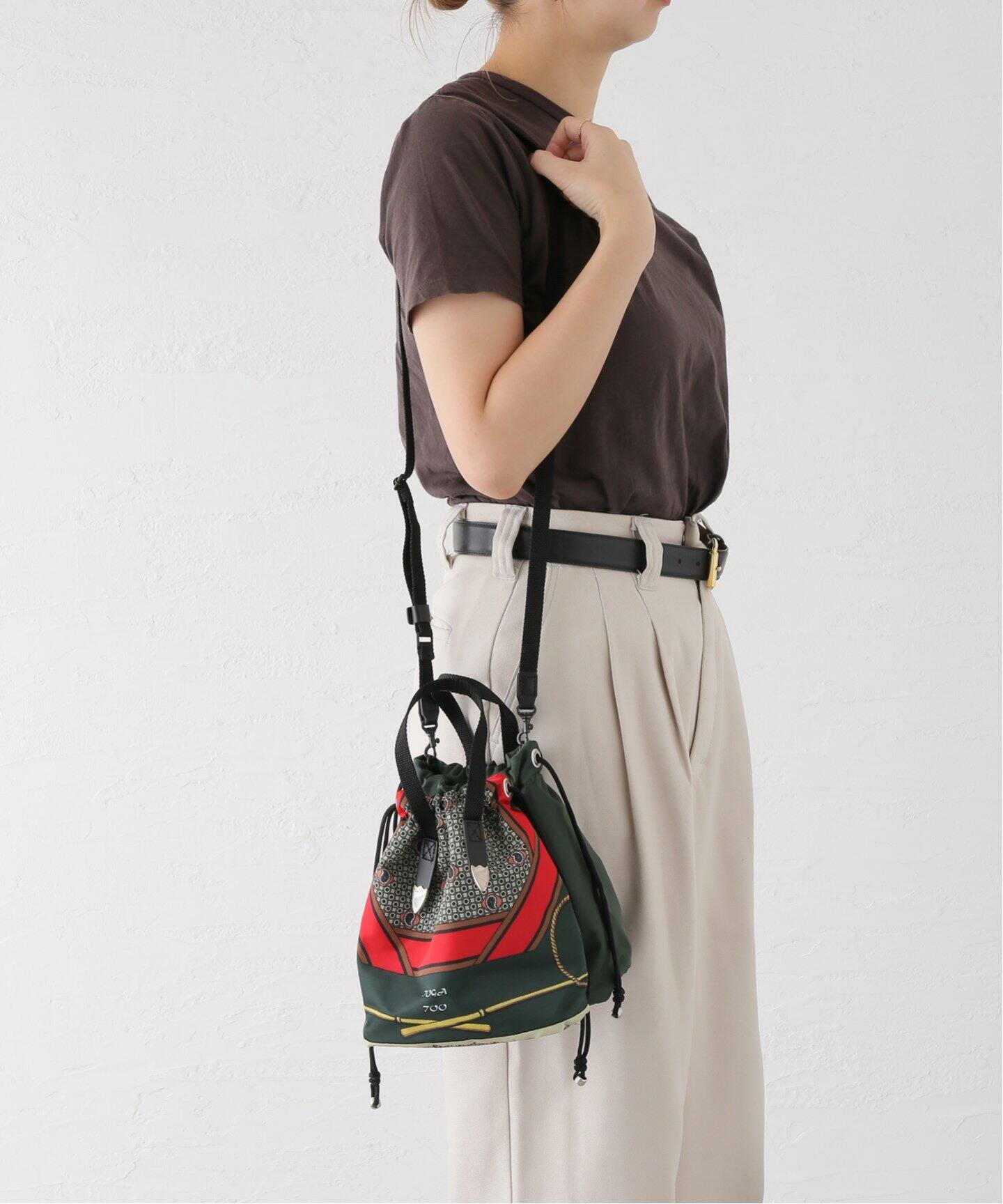TOGA TOO/トーガトゥ】Print drawstring bag：ショルダーバッグ 