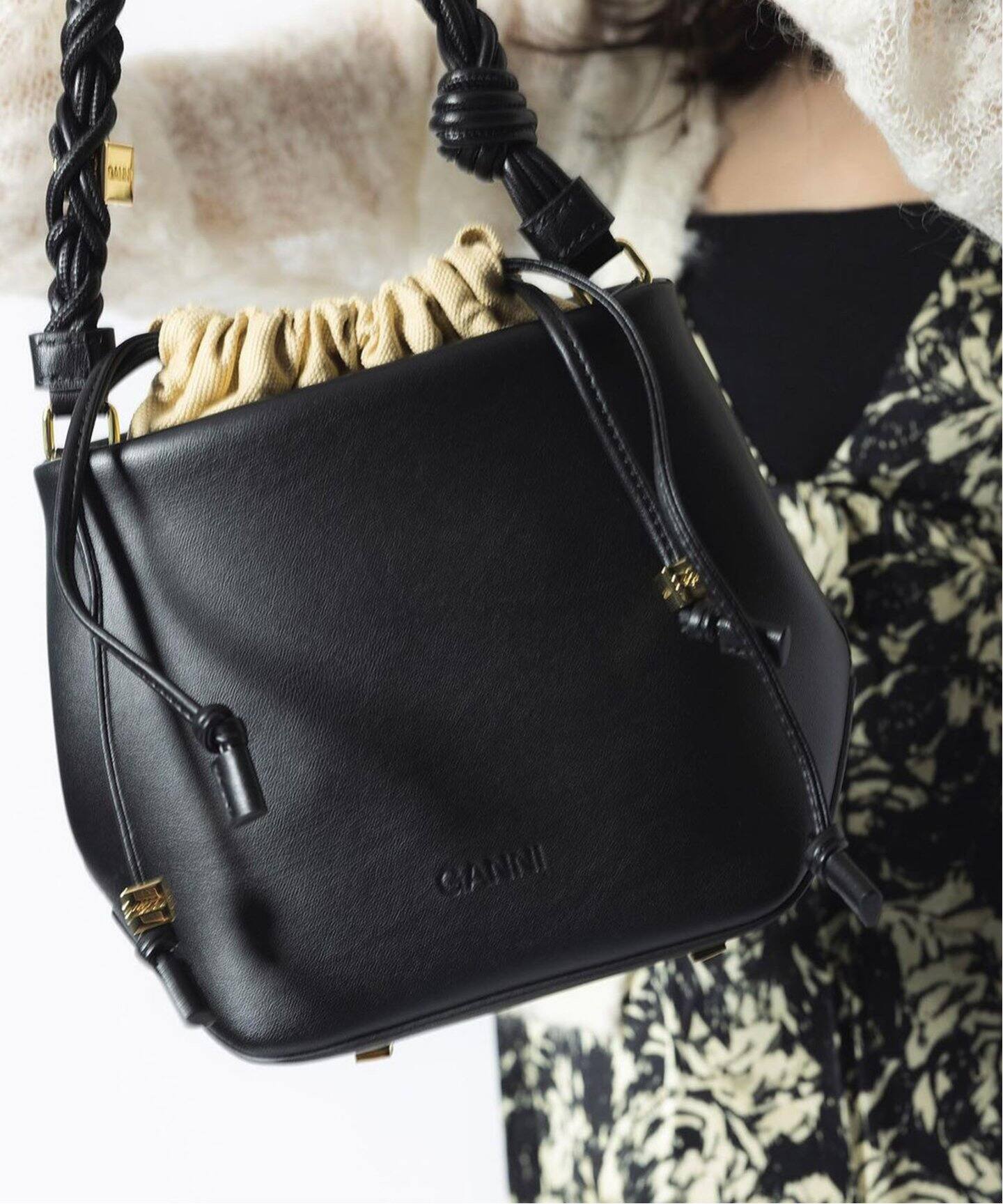 GANNI/ガニー】Bou Bucket Bag：バッグ（ハンドバッグ）｜JOURNAL 