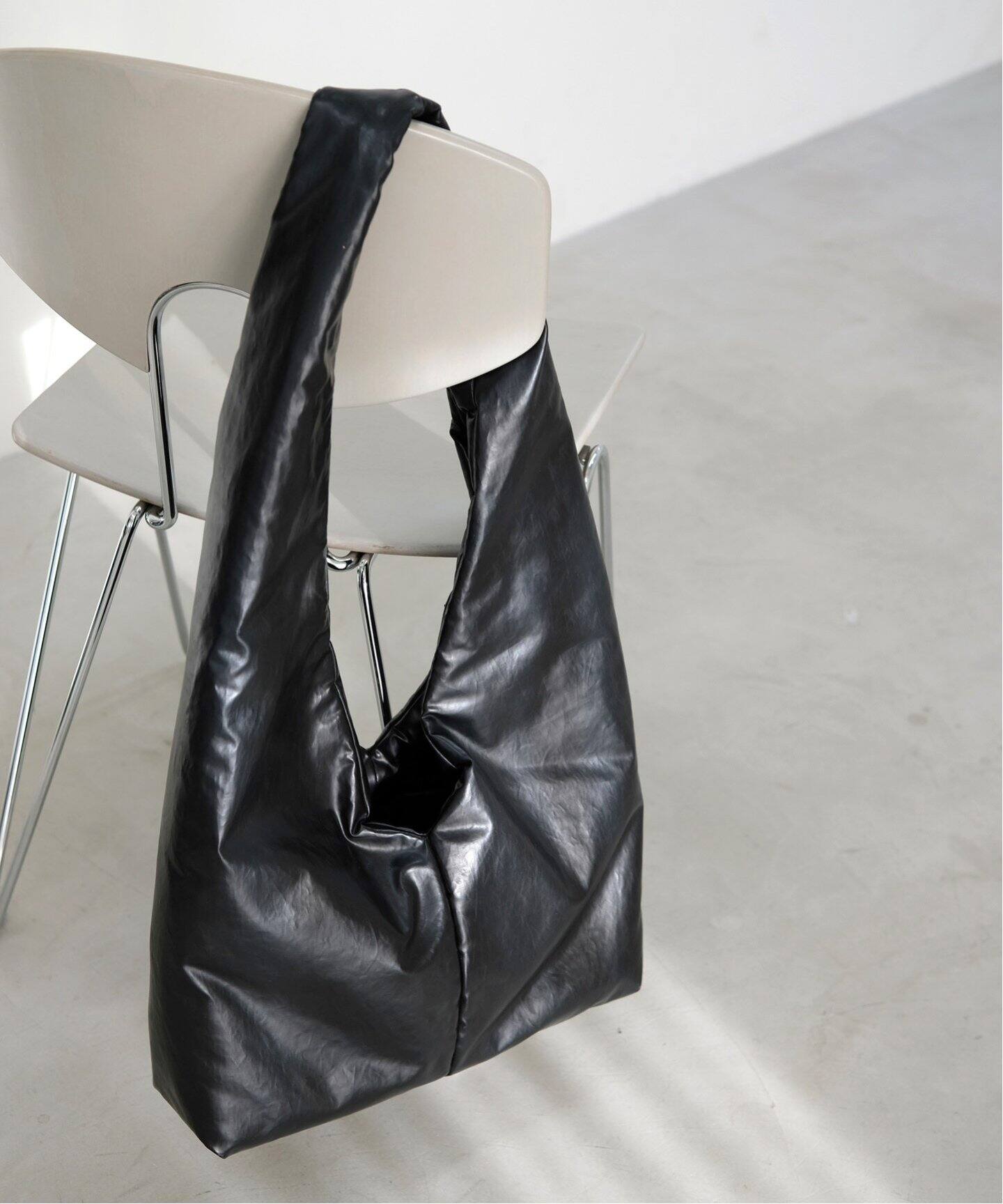 KASSL EDITIONS/カッスル エディションズ】Padetto shoulder BAG(BLK 