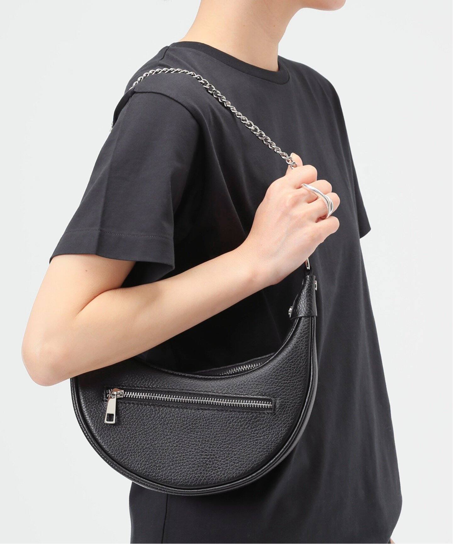 AULENTTI/オウレンティ】チェーンハーフムーンバッグ（ショルダー  