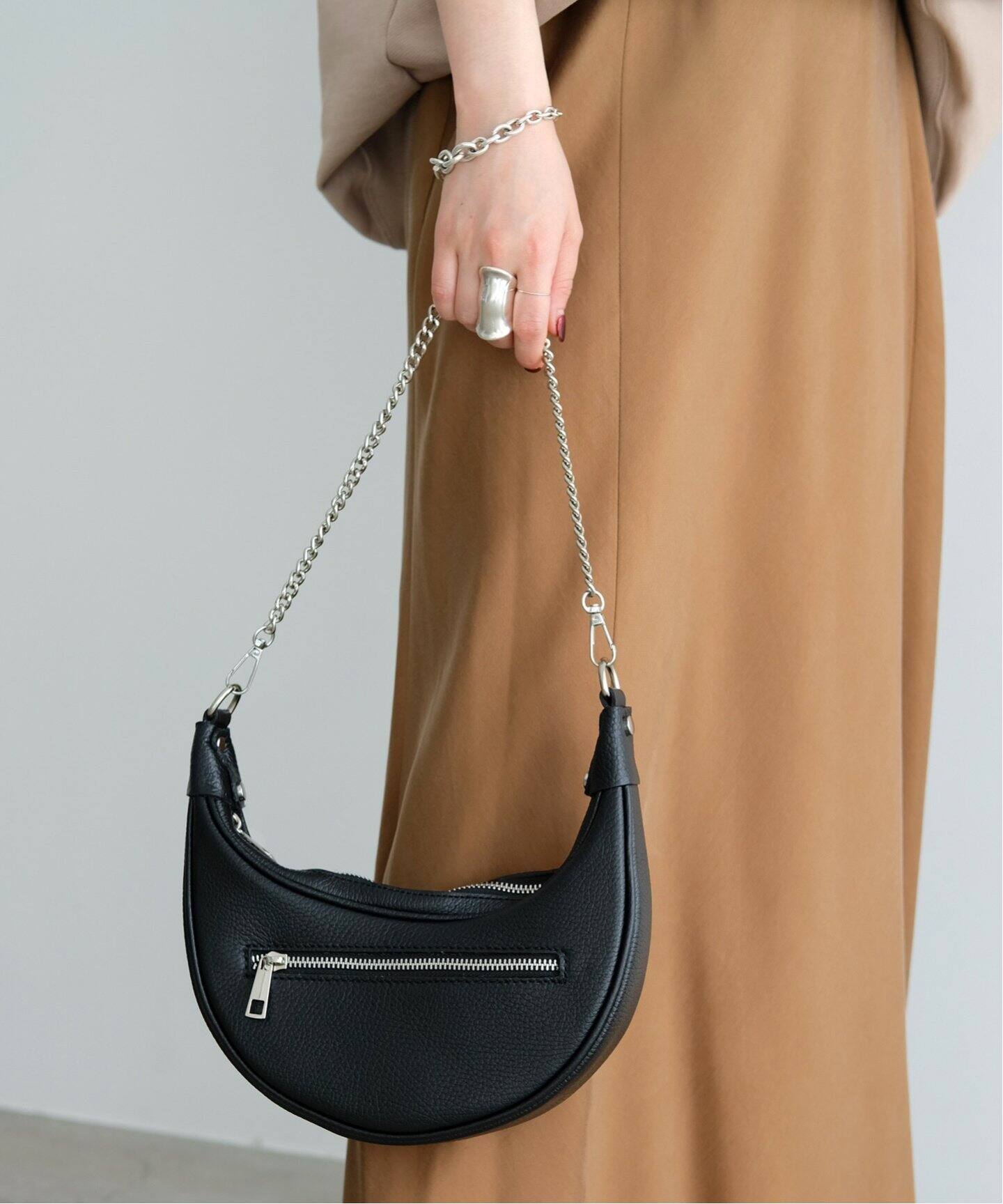 AULENTTI/オウレンティ】チェーンハーフムーンバッグ（ショルダー  