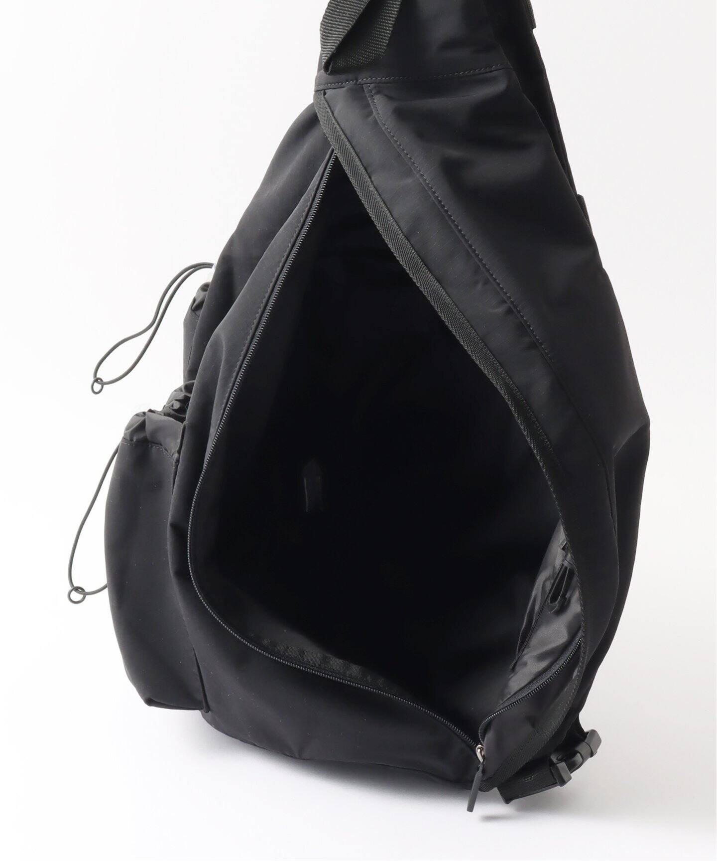 MARMOT CAPITAL / マーモット キャピタル】SLING BAG（メッセンジャー 