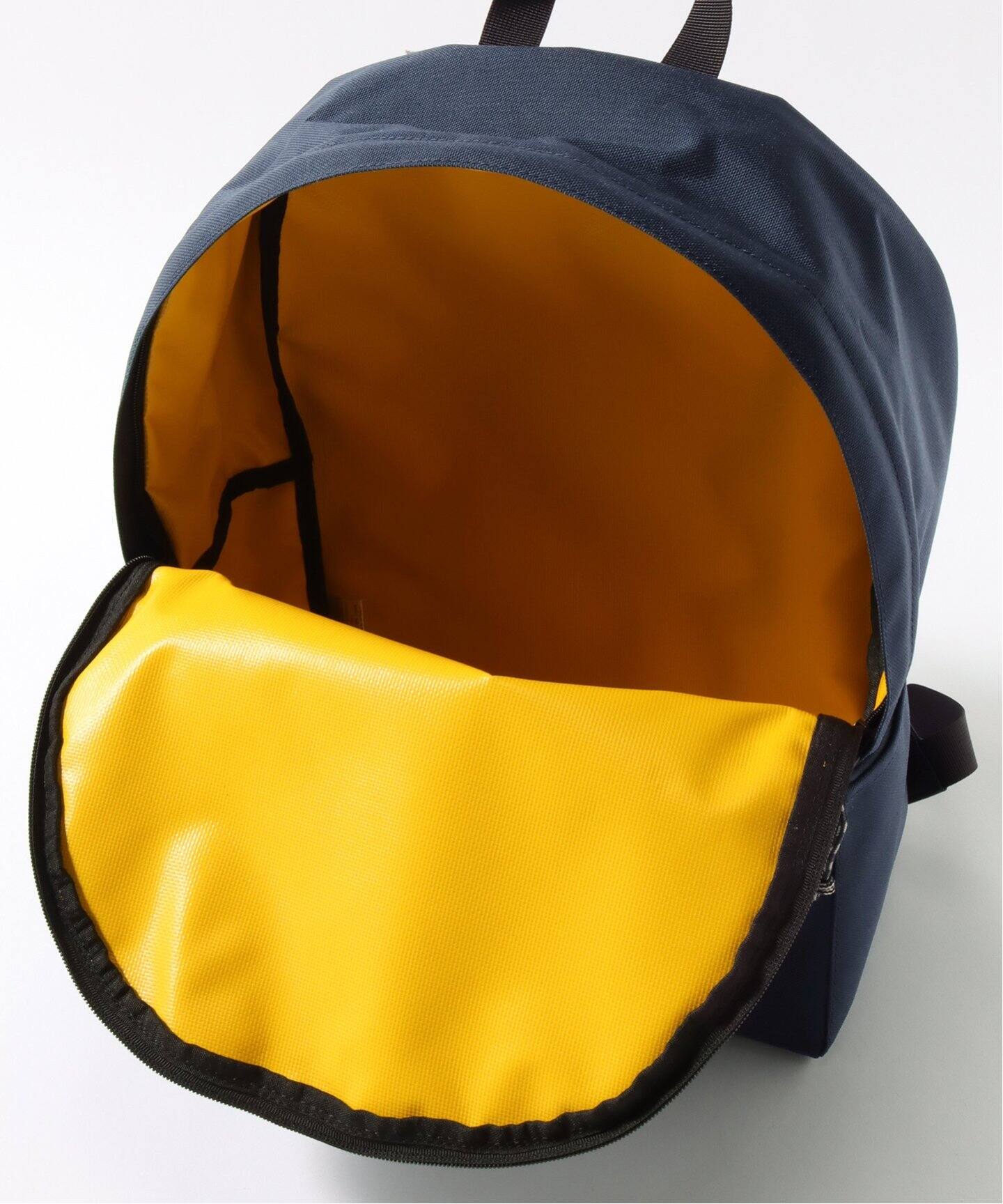 くるくるページ！激安。新品に近い状態！ケース付き！DAY-DATE OUTDOOR PRODUCTS / アウトドアプロダクツ × Circles / Day Pack