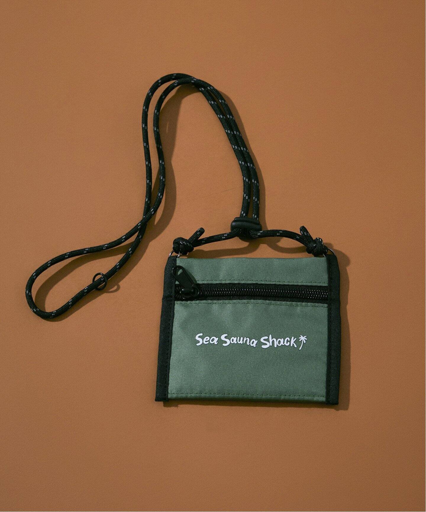 SEA SAUNA SHACK 別注 KOOZIE SACOCHE（ショルダーバッグ）｜B.C