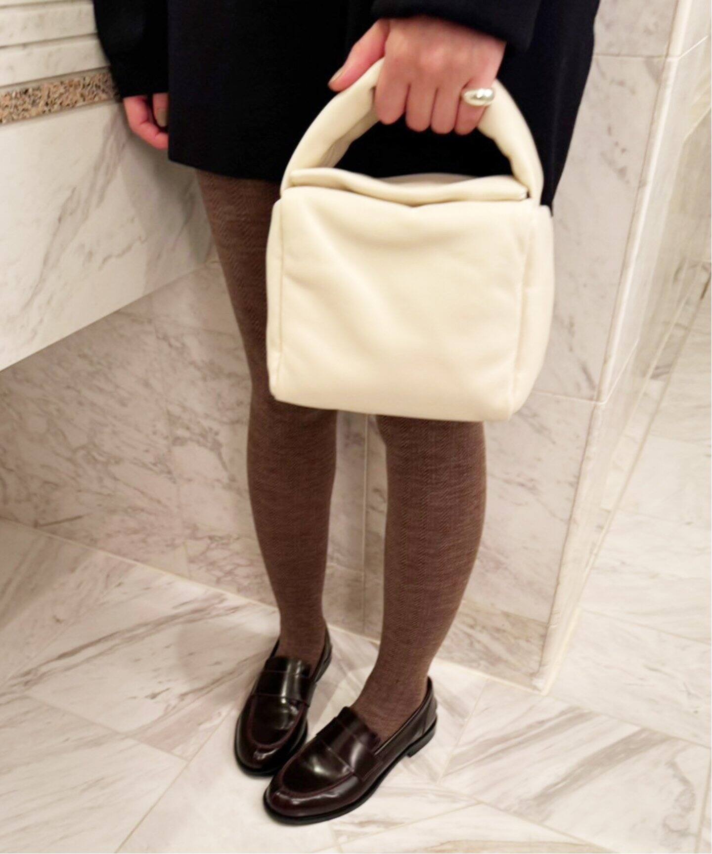 BUCKET BAGGAGE/バケットバゲージ】Puff Cube Bag Small（ハンドバッグ 