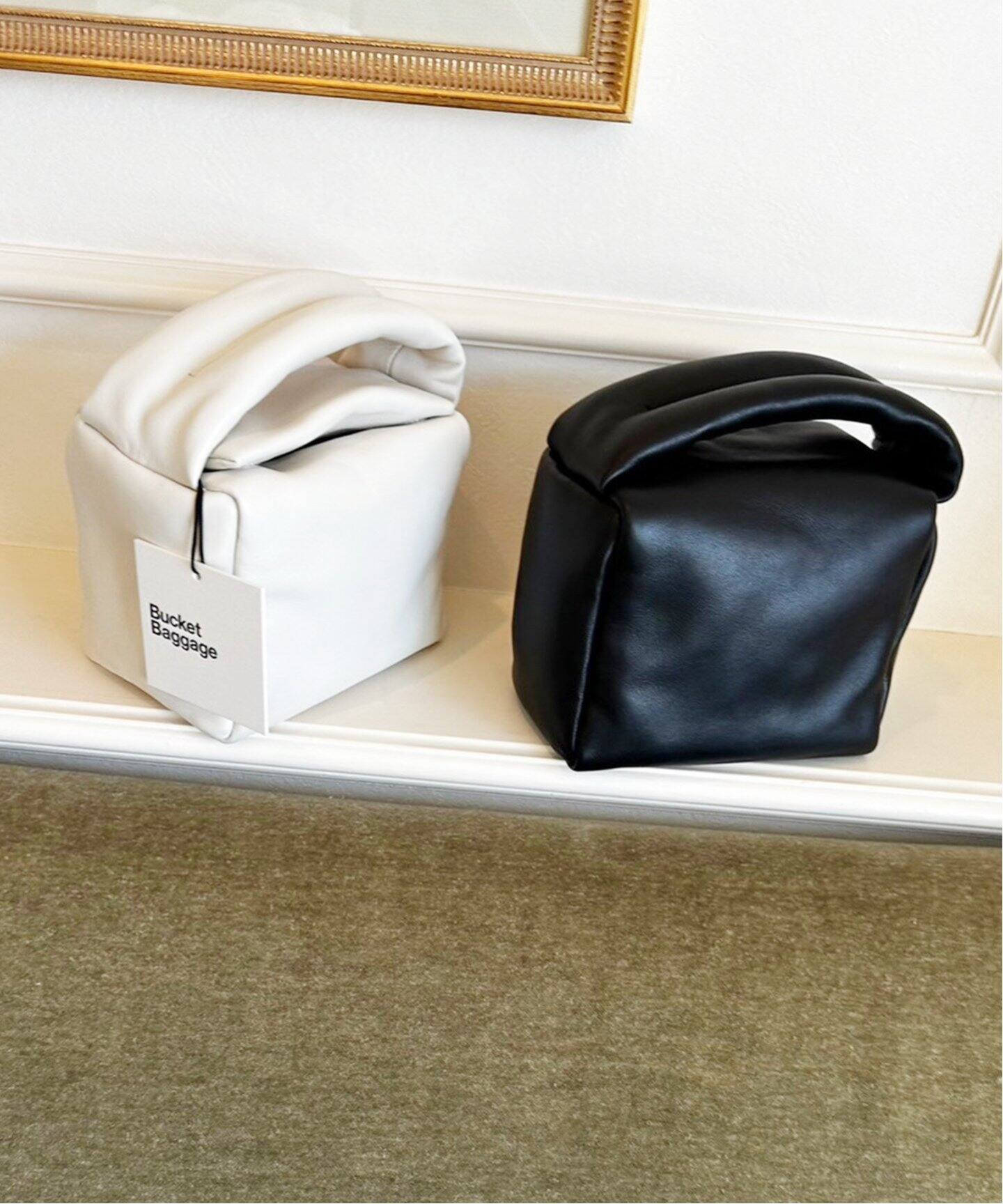 BUCKET BAGGAGE/バケットバゲージ】Puff Cube Bag Small（ハンドバッグ 